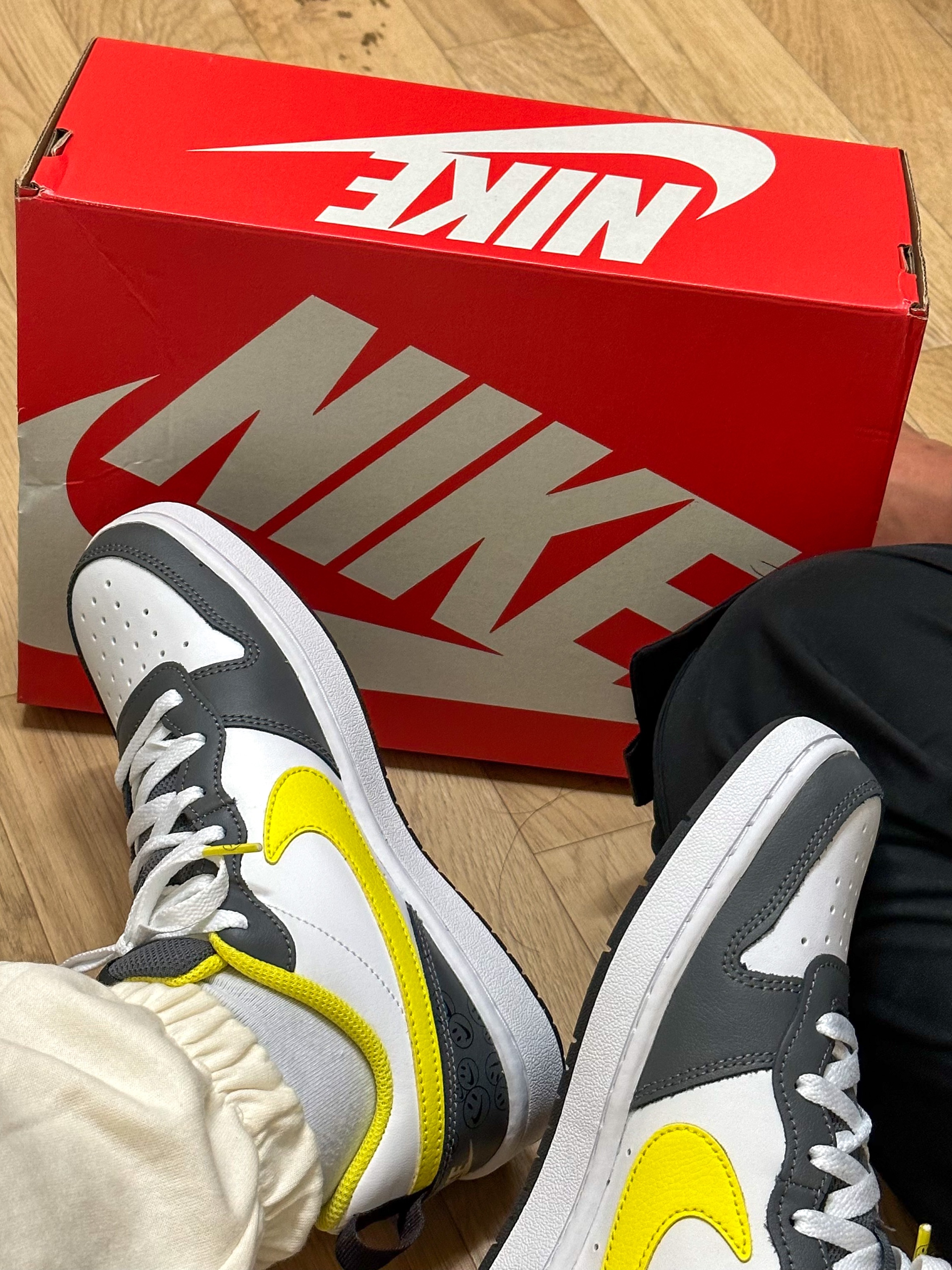 (GS) Nike Court Borough Low 2 SE White Yellow Strike 착용 스타일