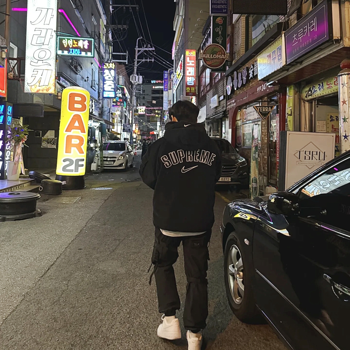 Supreme x Nike Arc Corduroy Hooded Jacket Black - 22SS 착용 스타일 - 2