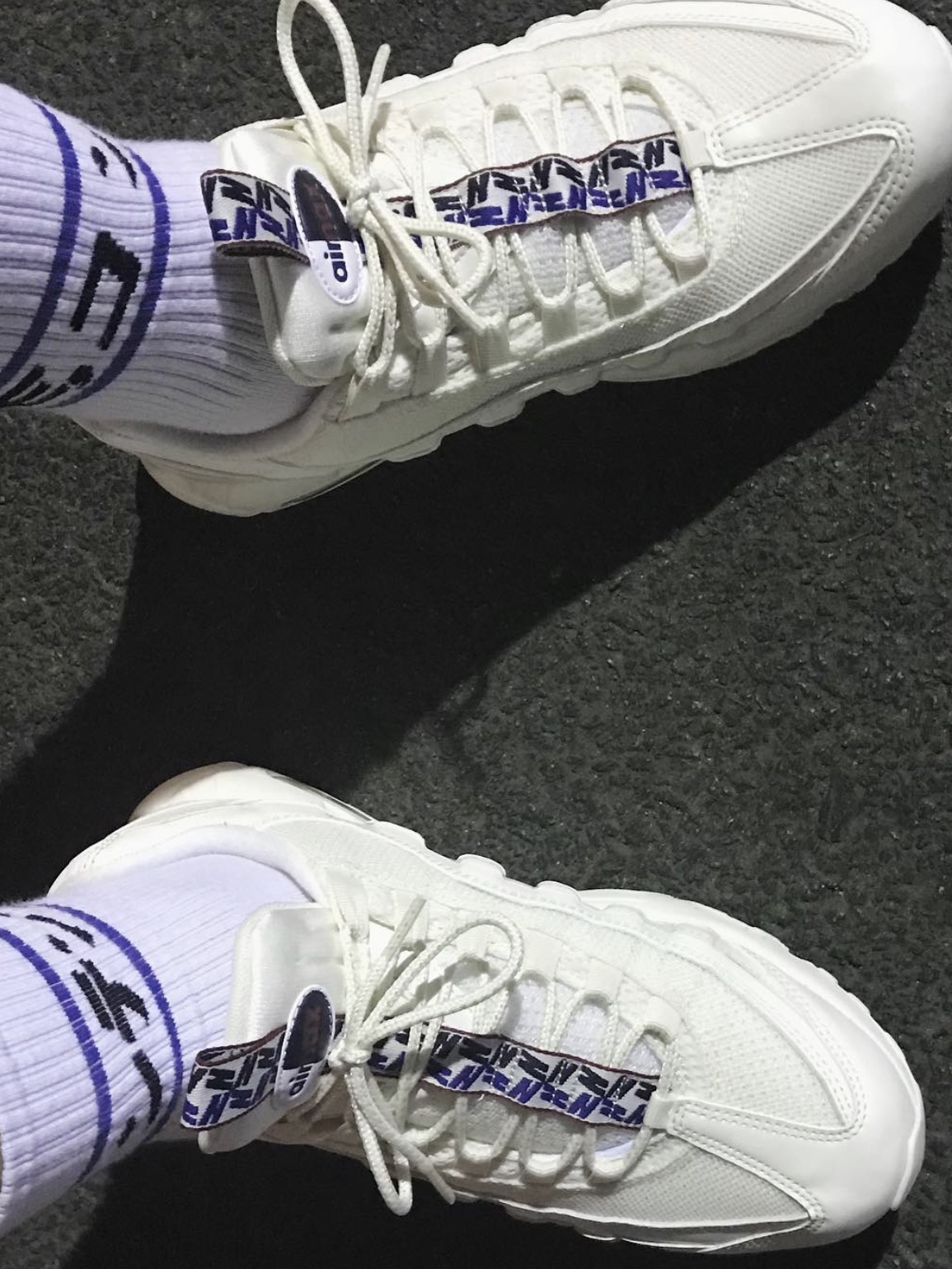 (W) Nike Air Max 95 Essential White Black 착용 스타일
