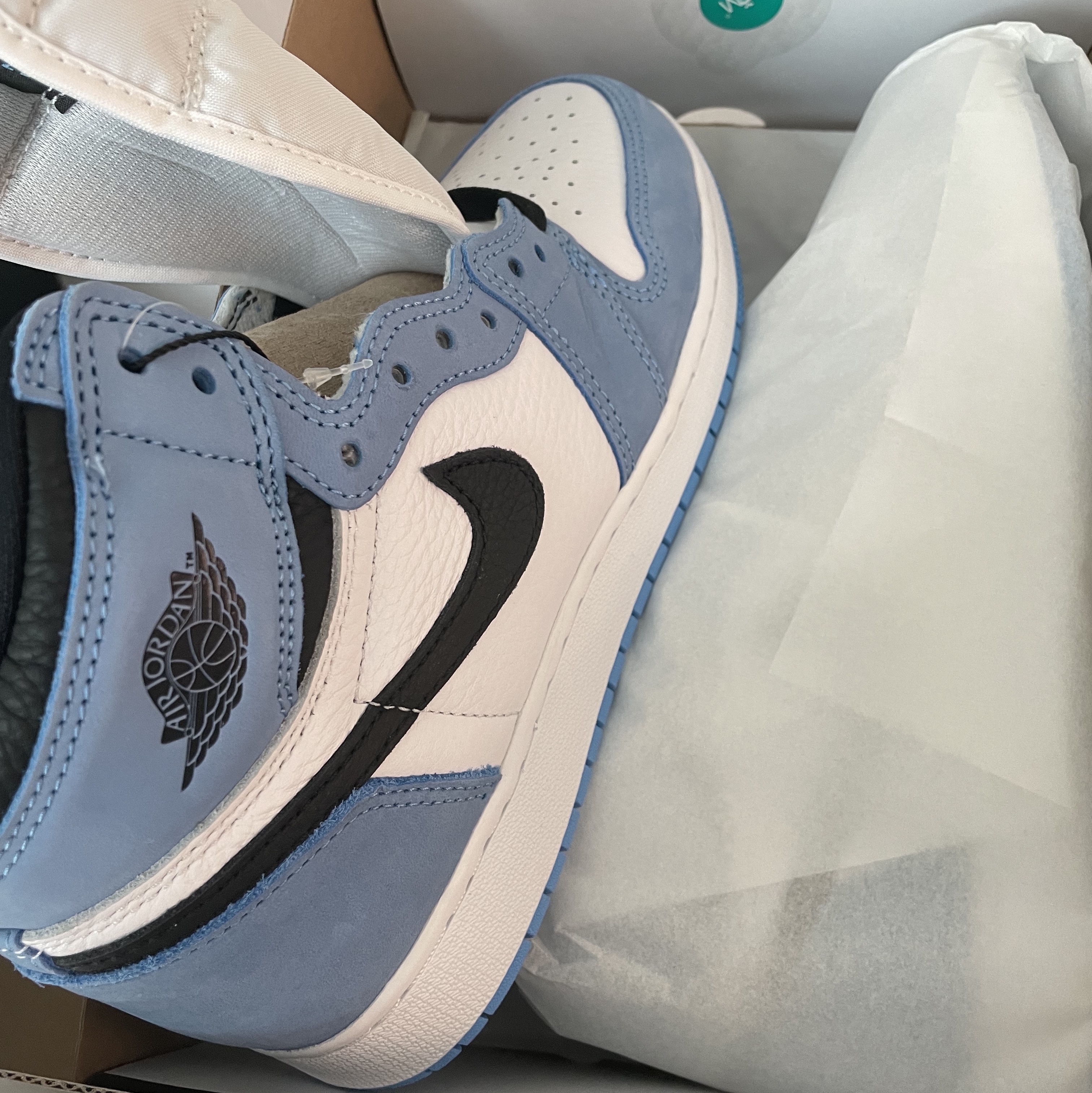 (GS) Jordan 1 Retro High OG University Blue 착용 스타일 - 4