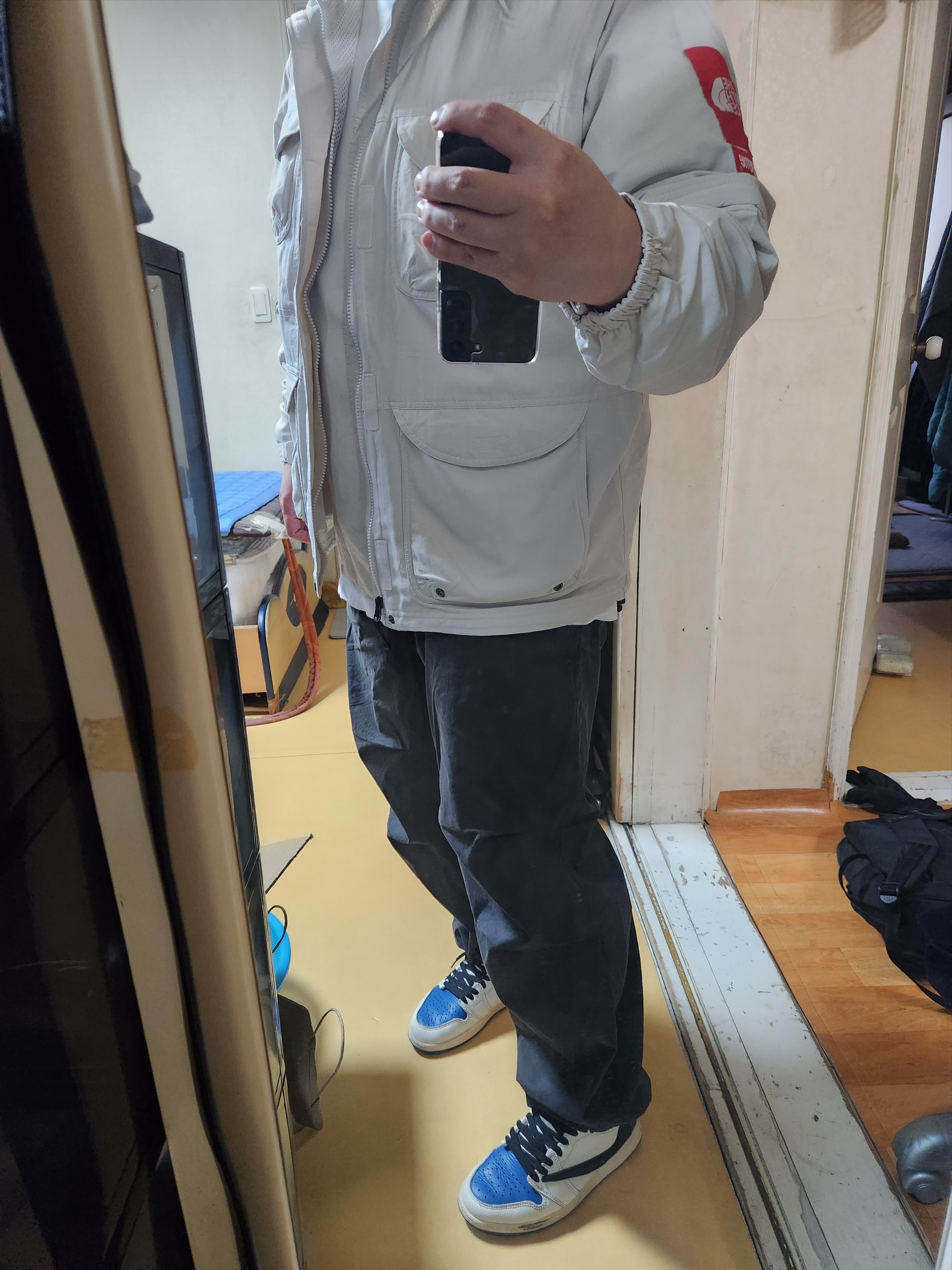 Supreme x The North Face Trekking Convertible Jacket Stone - 22SS, Stussy Nyco Over Trousers Washed Black 착용 스타일