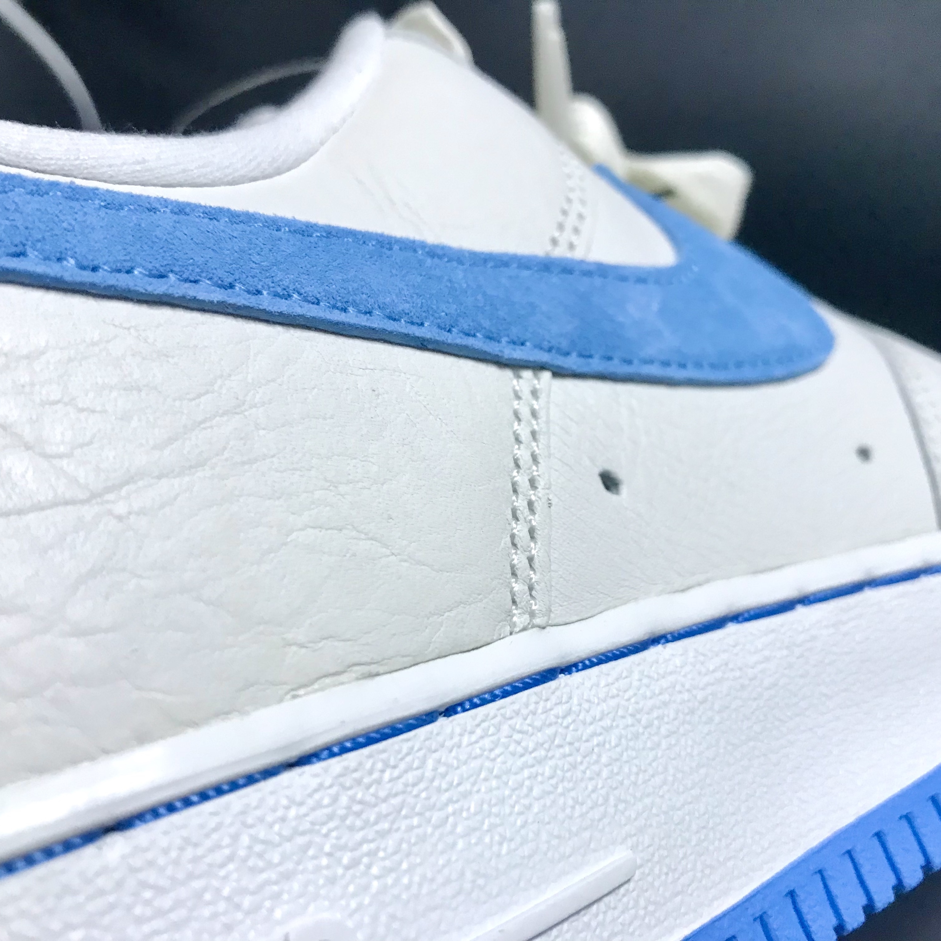(W) Nike Air Force 1 LXX University Blue 착용 스타일 - 1