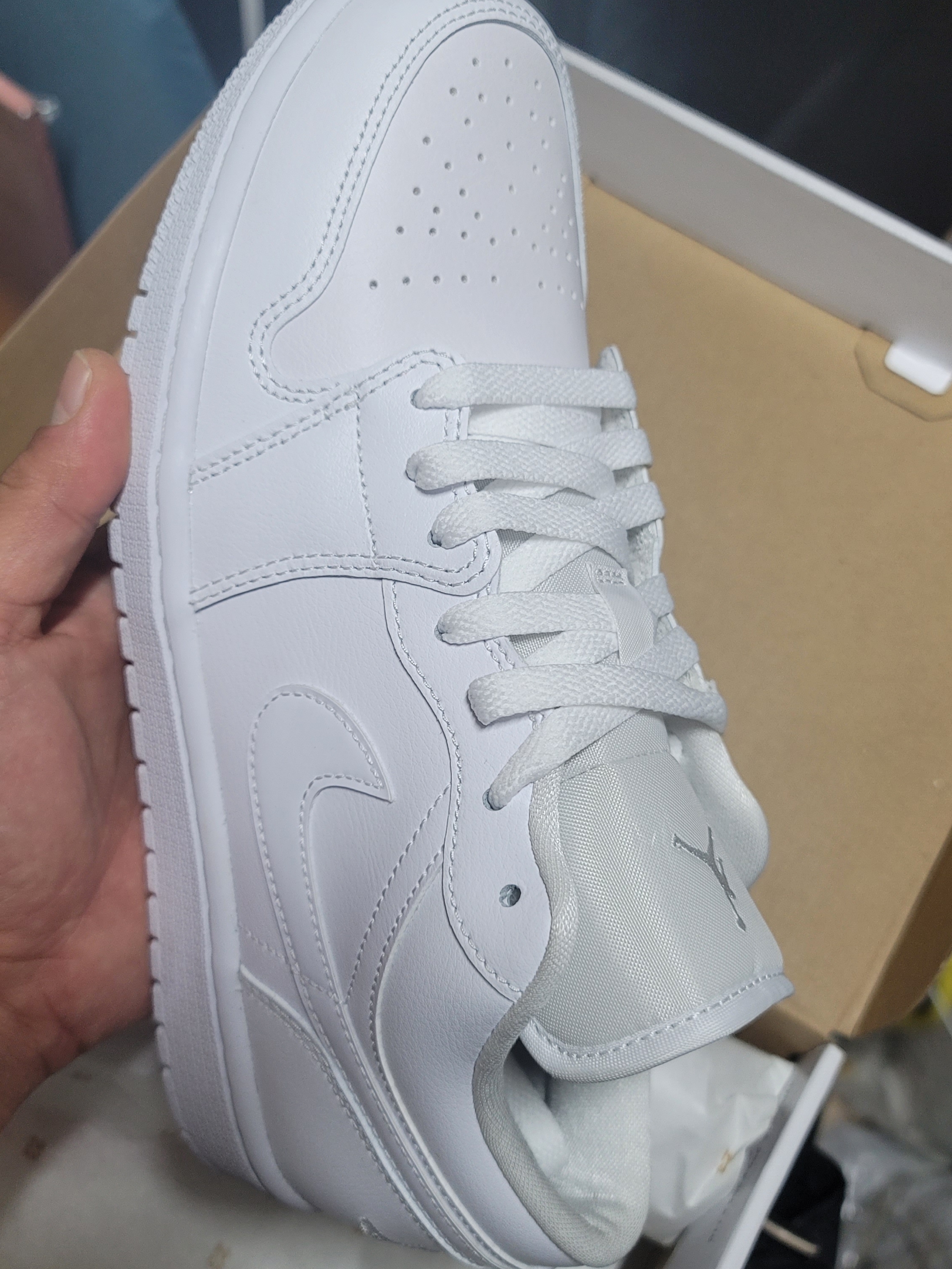 (W) Jordan 1 Low Triple White 2022 착용 스타일