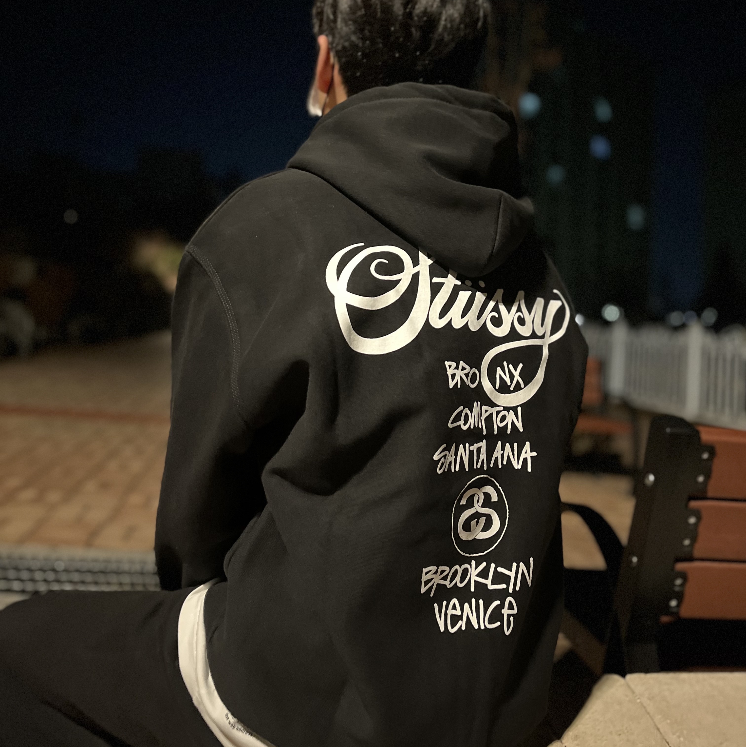 Stussy World Tour Hoodie Black 2022 착용 스타일