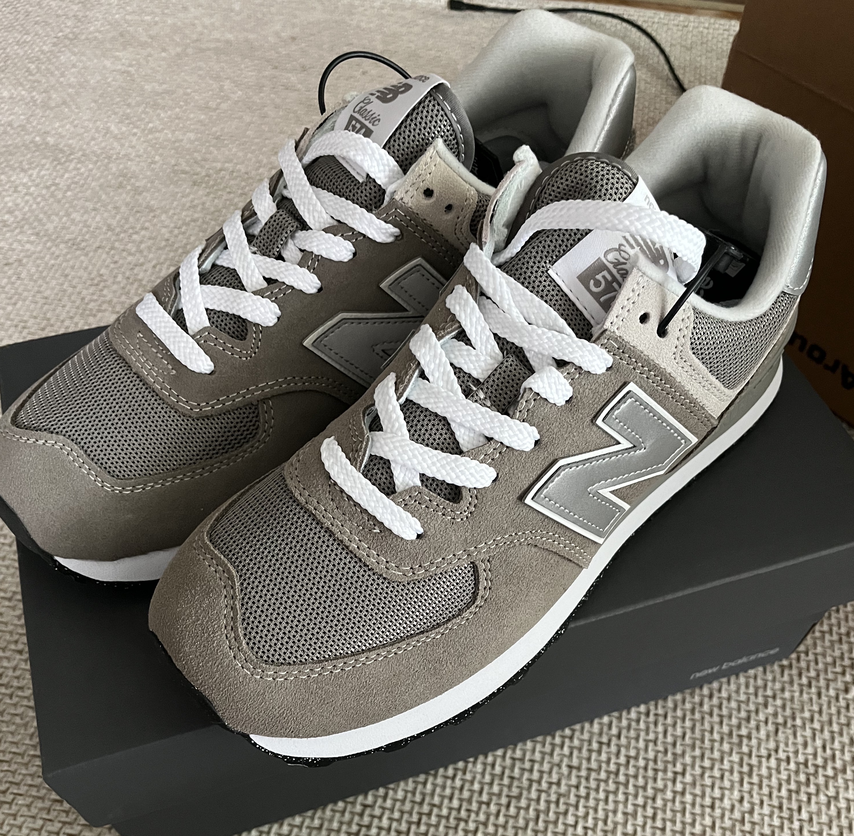 New Balance 574 Grey - D Standard 착용 스타일