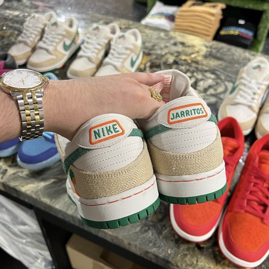 Nike x Jarritos SB Dunk Low Phantom and Malachite 착용 스타일 - 5