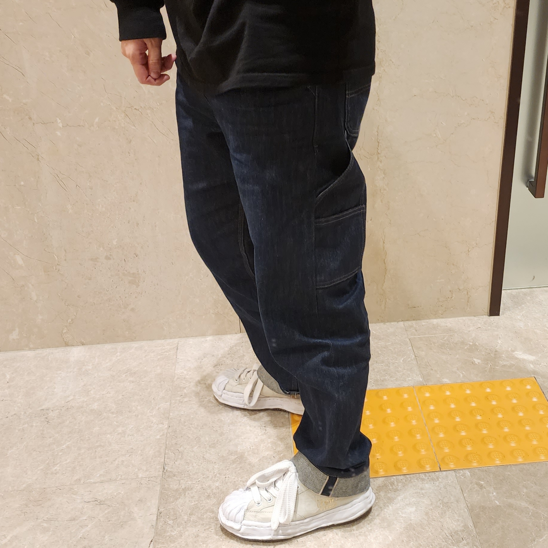 Maison Mihara Yasuhiro Blakey OG STC Sole Paper Like Leather Low-top Sneakers White 착용 스타일