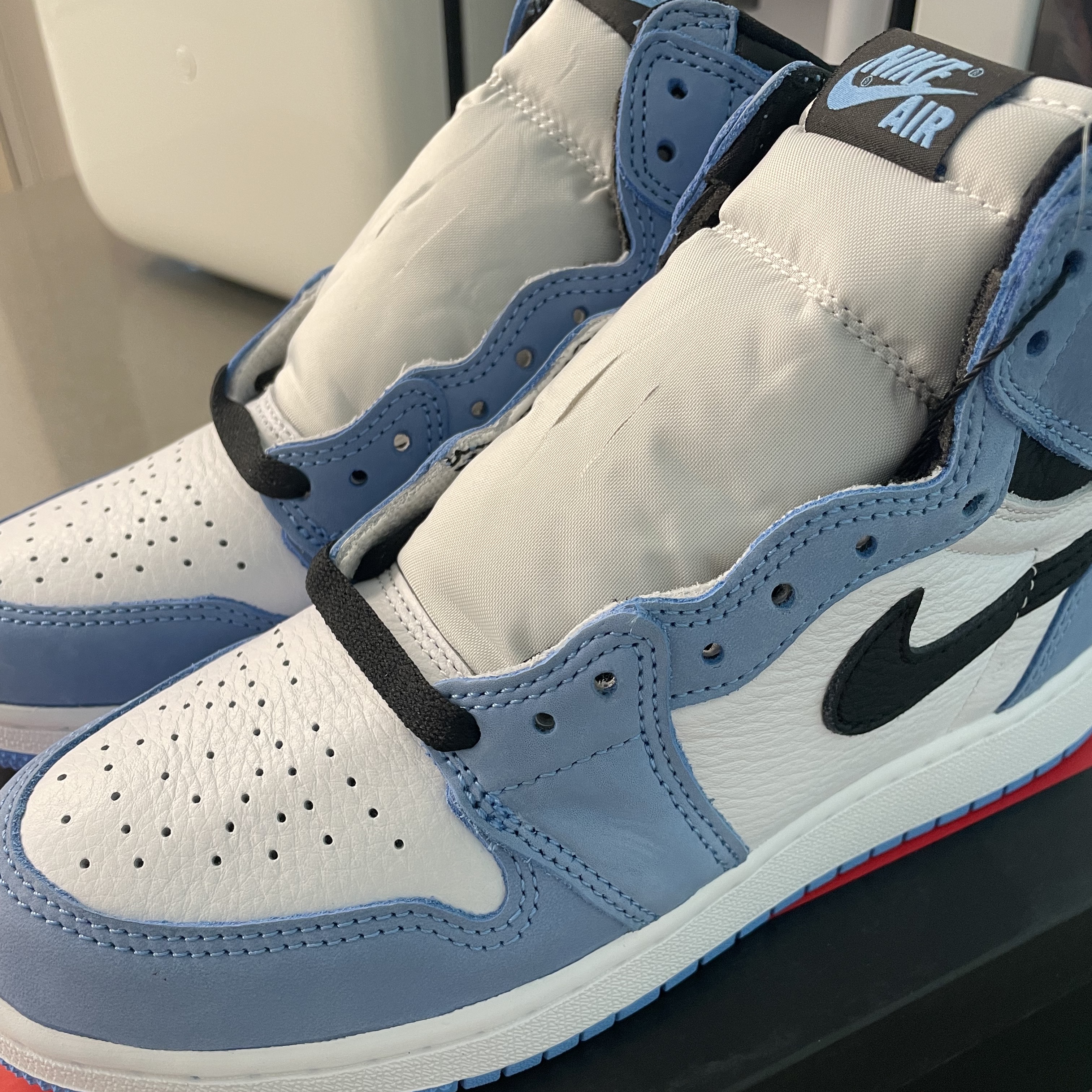 (GS) Jordan 1 Retro High OG University Blue 착용 스타일 - 3