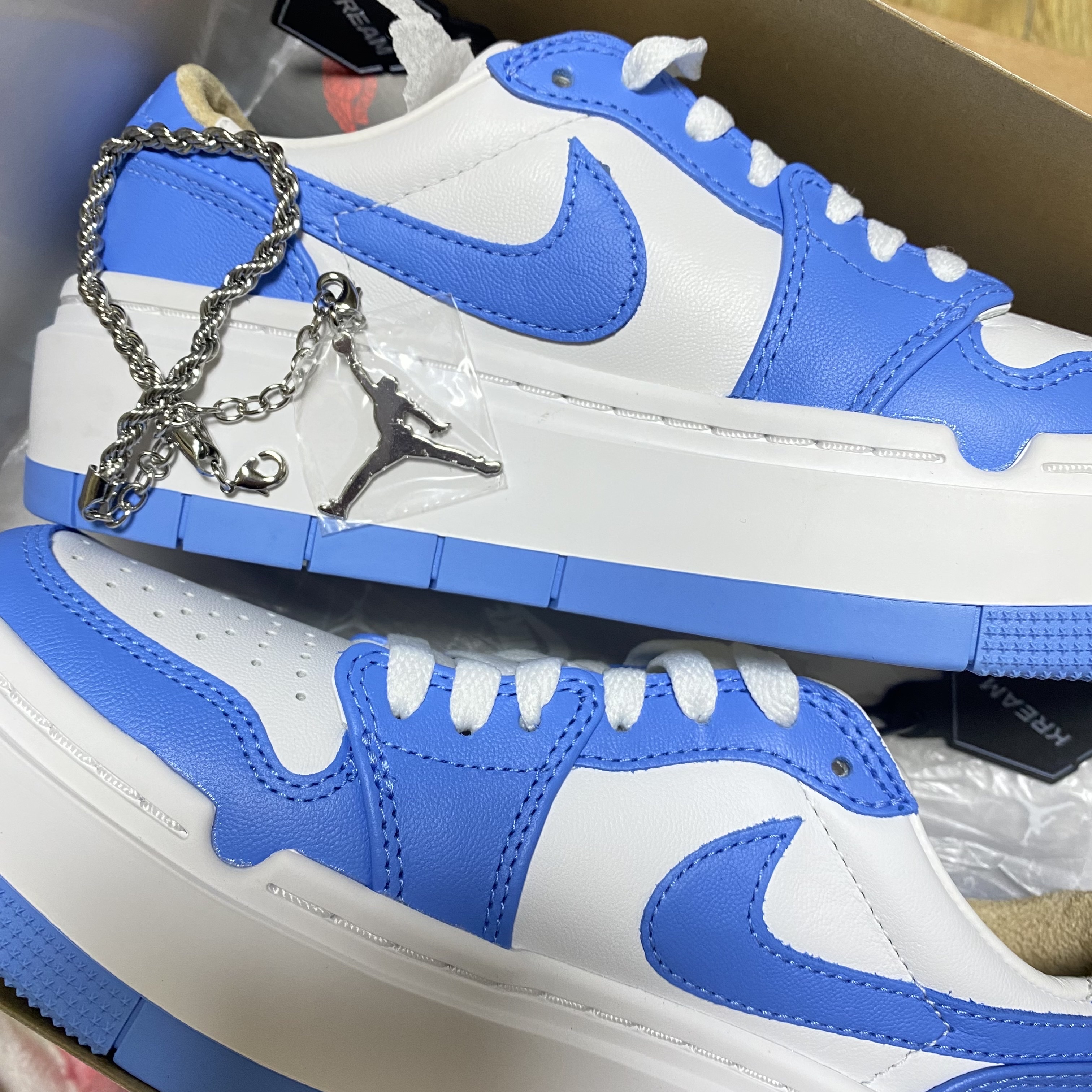 (W) Jordan 1 Elevate Low SE University Blue 착용 스타일 - 1