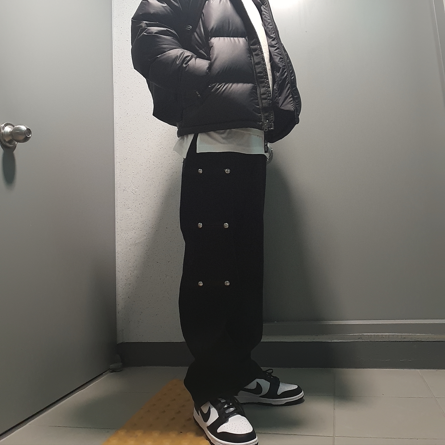 Nike Dunk Low Retro Black, The North Face 1996 Eco Nuptse Jacket Black 착용 스타일 - 2