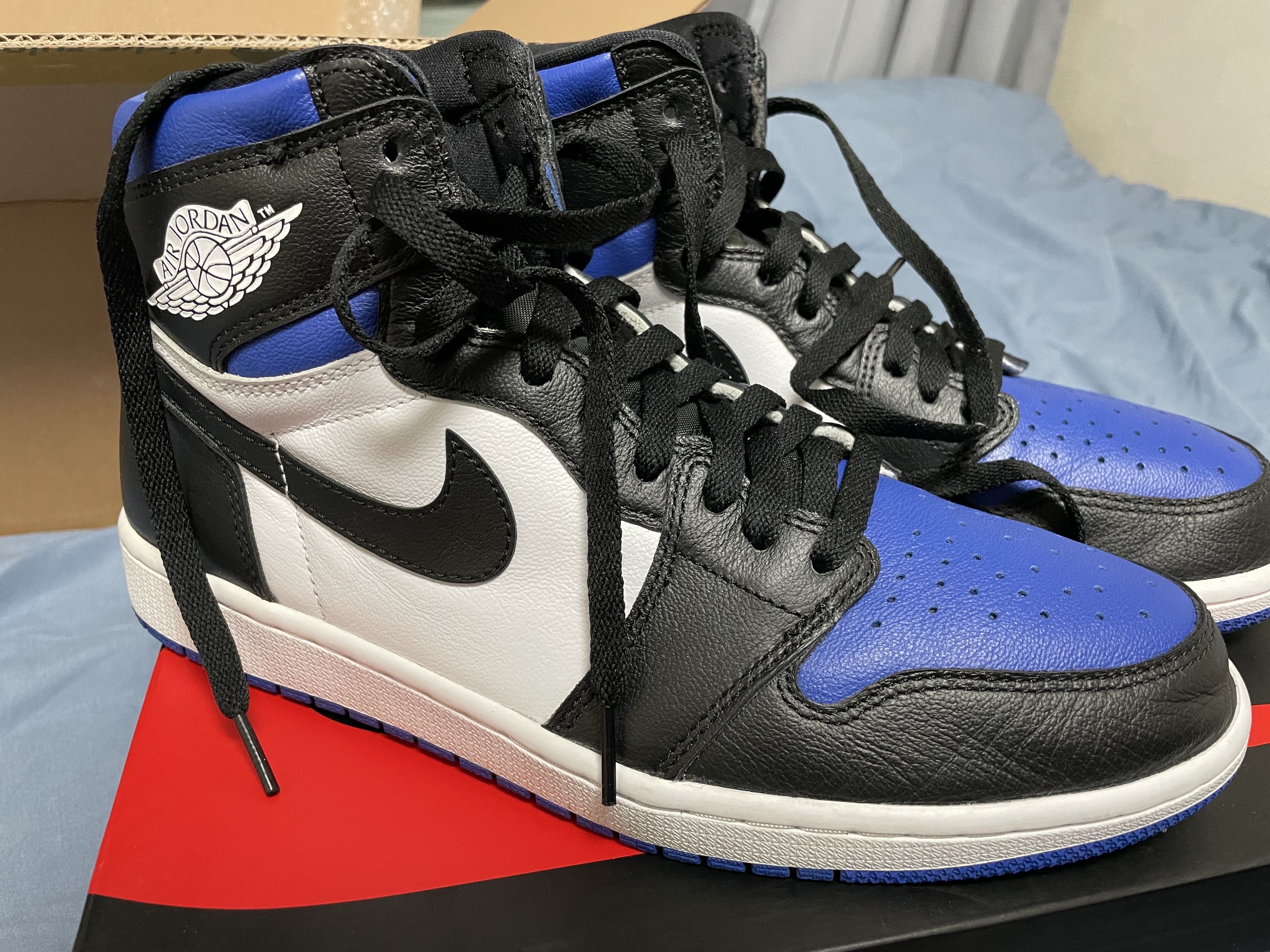 Jordan 1 Retro High OG Royal Toe 착용 스타일 - 1