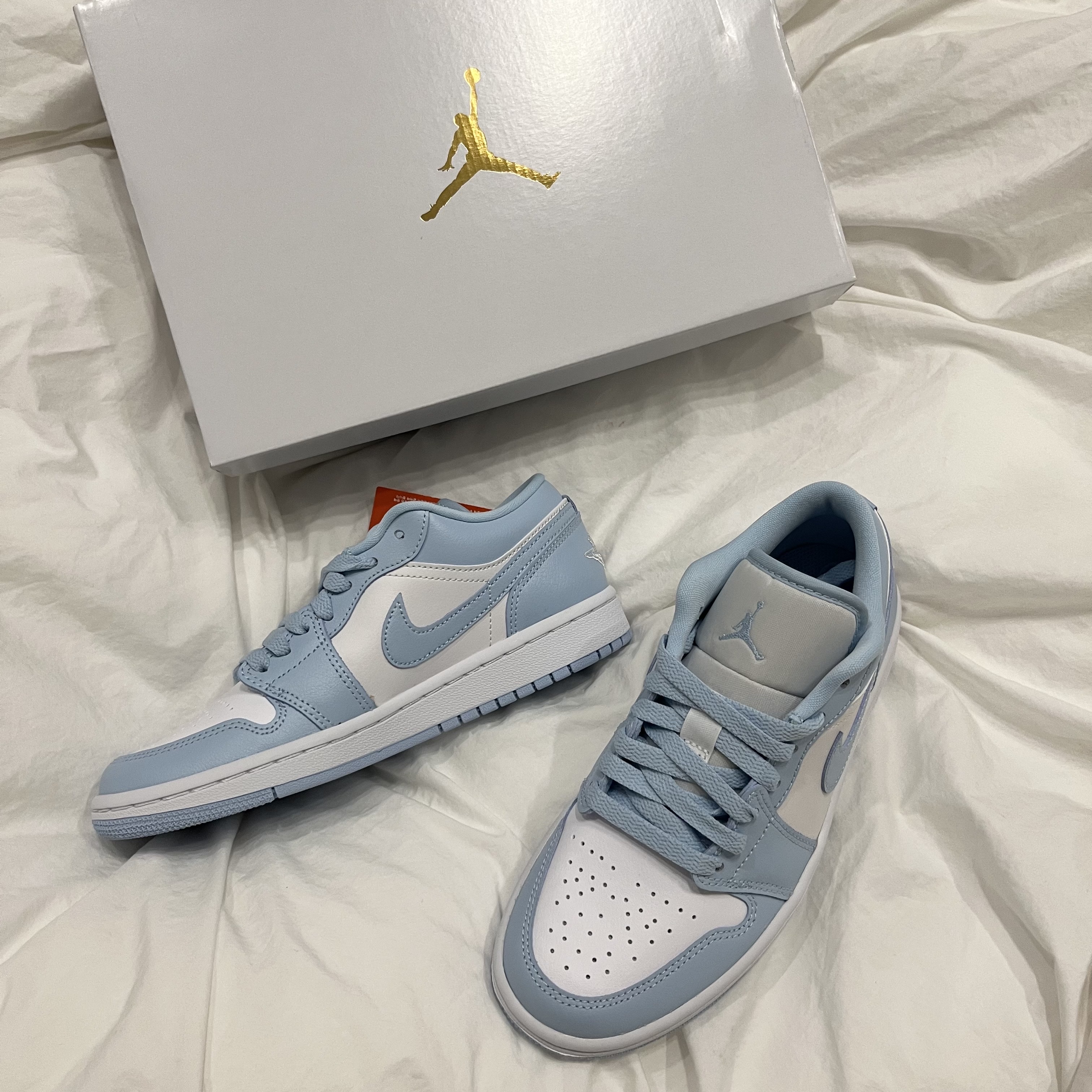 (W) Jordan 1 Low White Ice Blue 착용 스타일 - 1