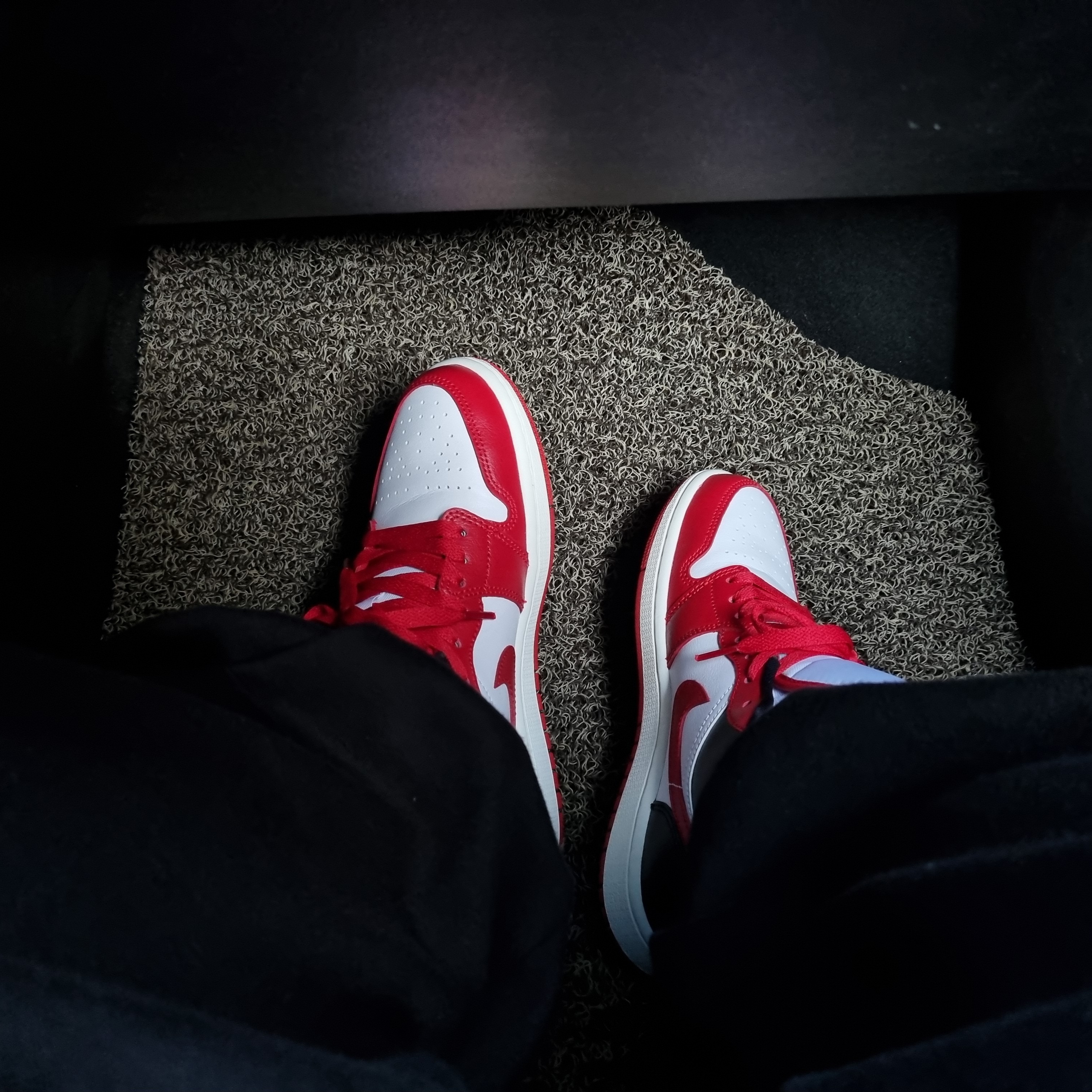 (W) Jordan 1 Low White Gym Red 착용 스타일 - 4