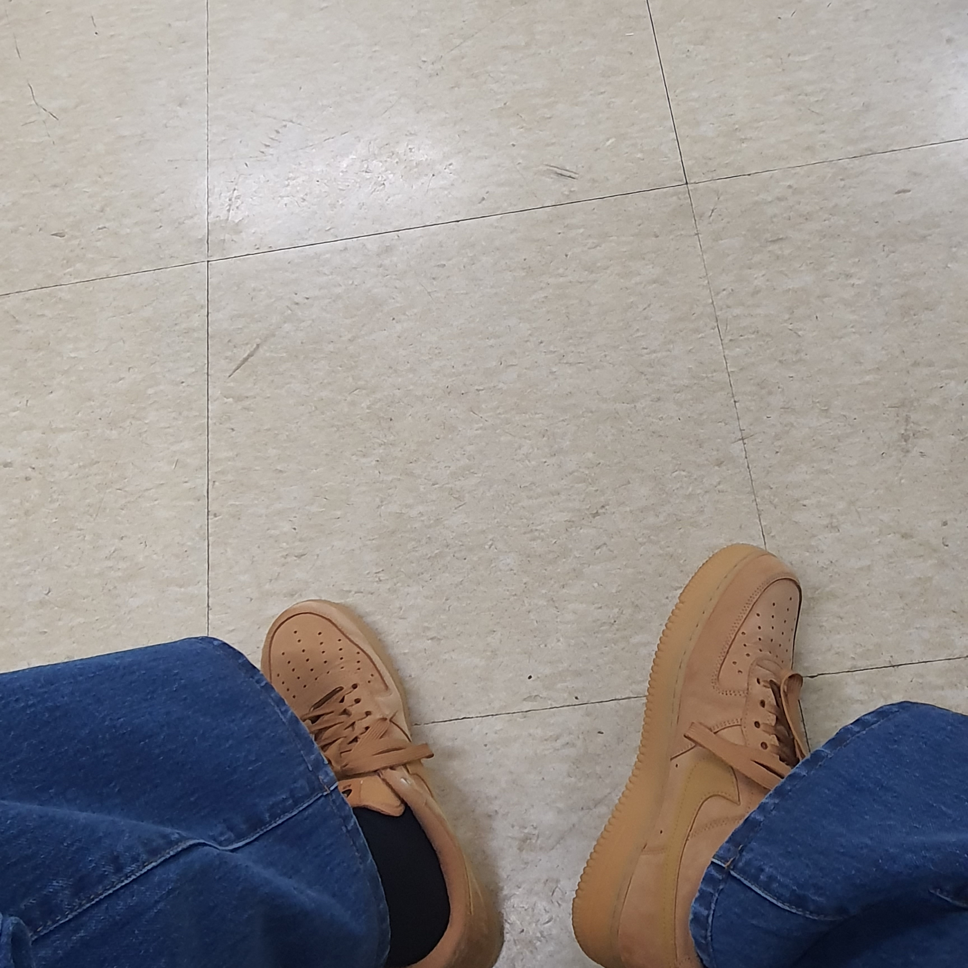 Nike Air Force 1 '07 WB Flax 착용 스타일