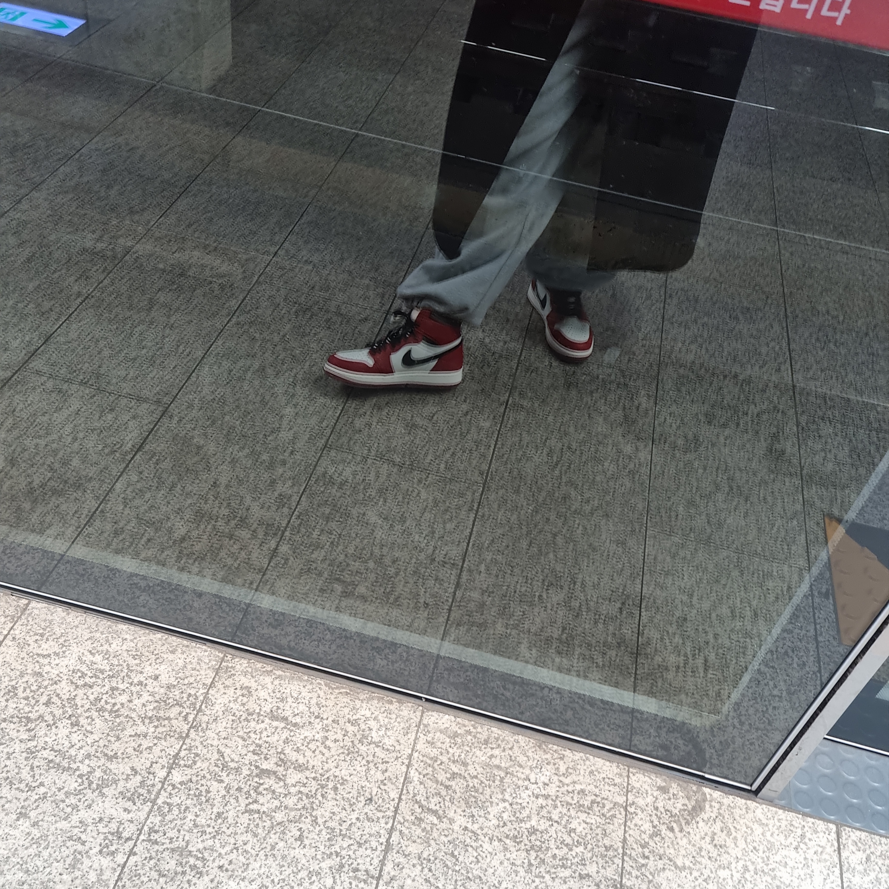 Jordan 1 Retro High OG Chicago 2022 착용 스타일 - 2