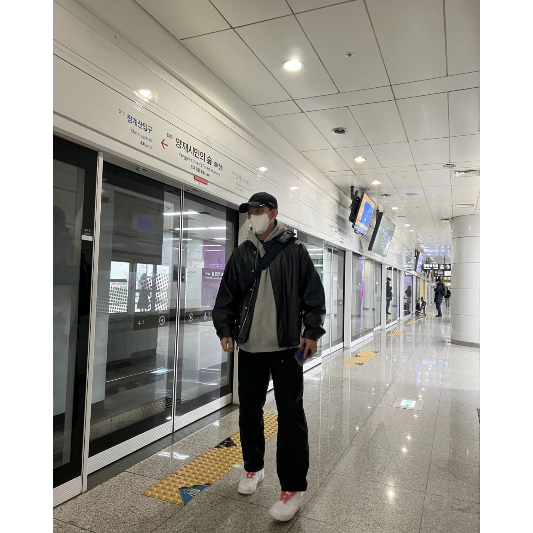 Nike x Drake Nocta Golf Cap Black, Nike x Supreme Air Force 1 Low White 착용 스타일 - 2