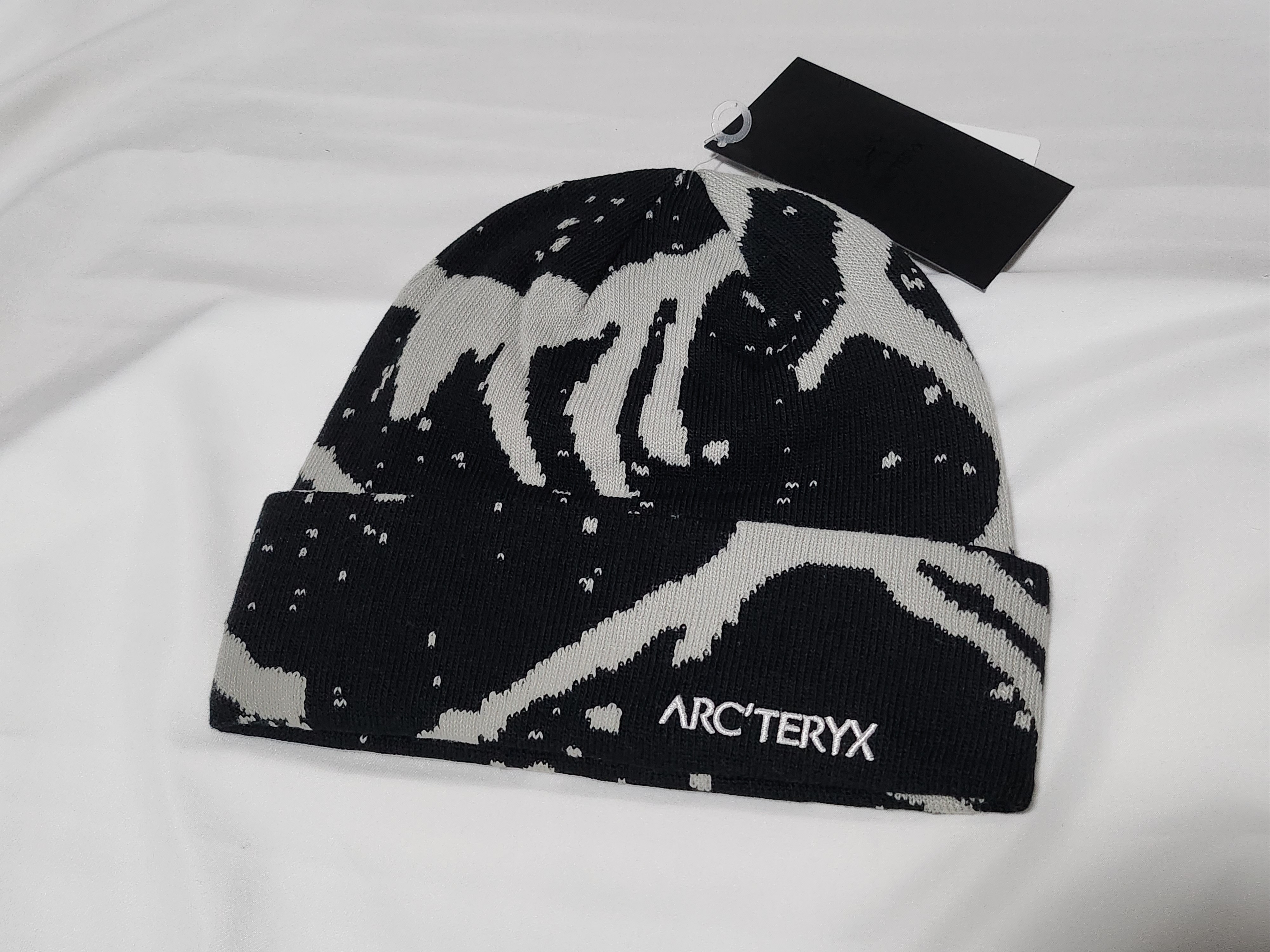 Arc'teryx Grotto Toque Orca 착용 스타일 - 1