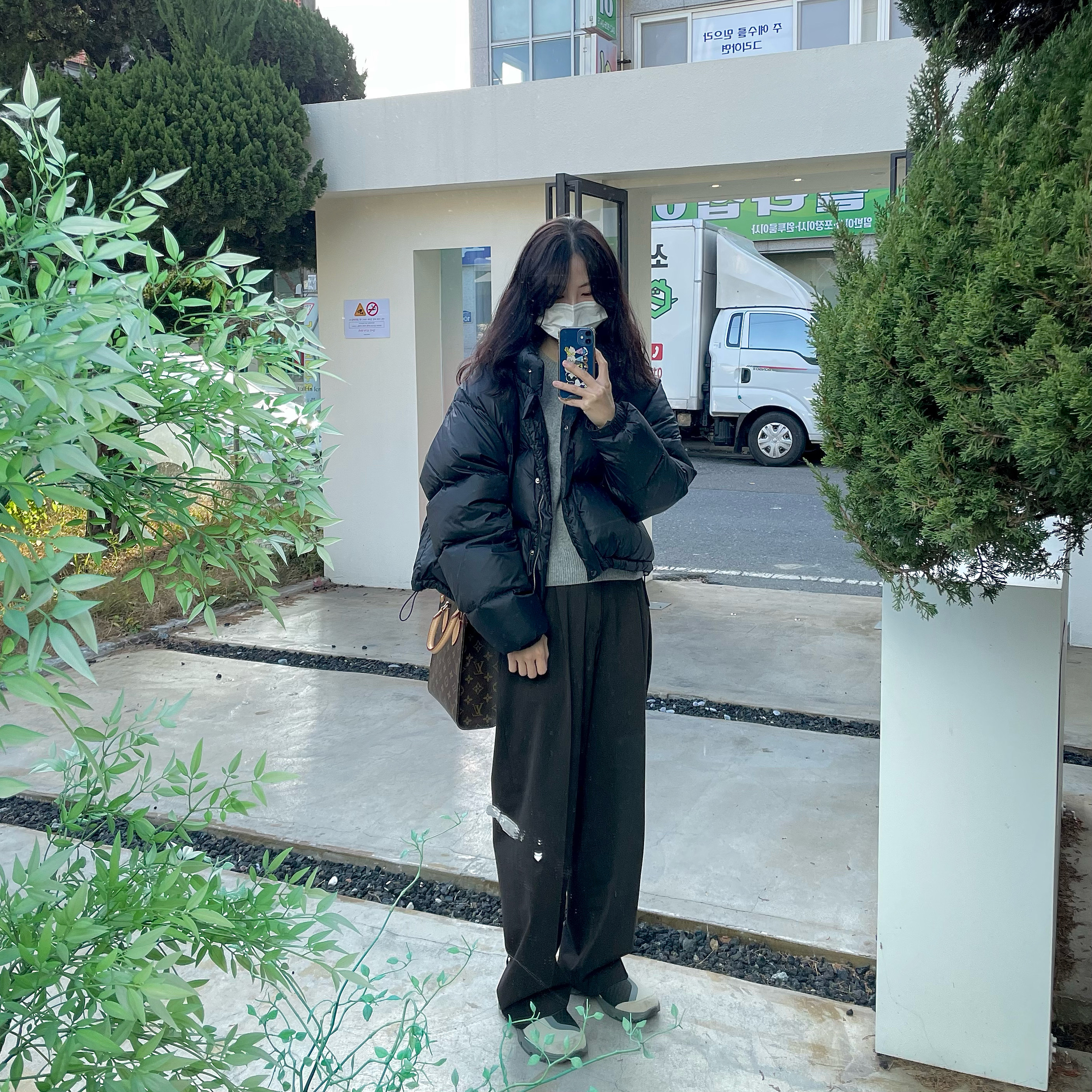 Salomon RX Snug Moss Gray, Louis Vuitton Sac Plat BB Monogram 착용 스타일