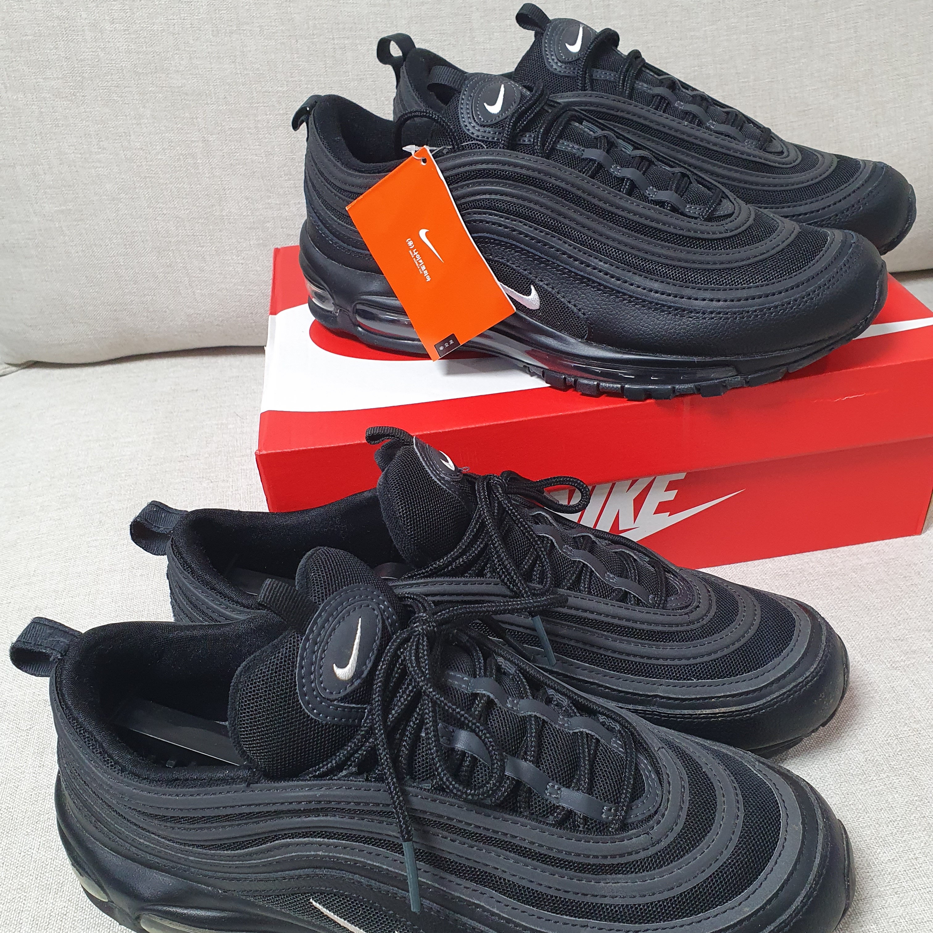 Nike Air Max 97 Black White Anthracite 착용 스타일 - 1