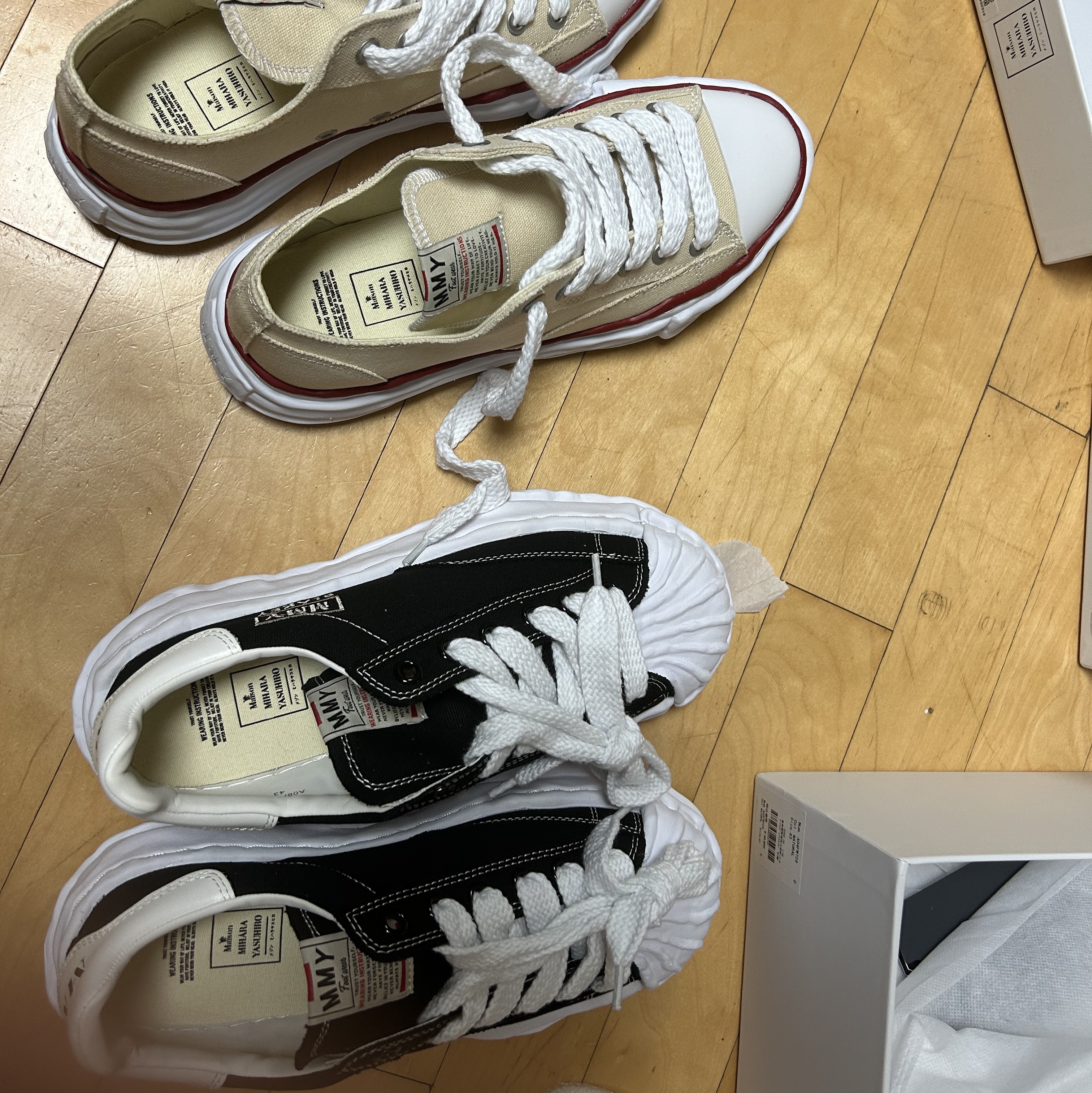Maison Mihara Yasuhiro Peterson OG Sole Canvas Low-top Sneakers Natural 착용 스타일