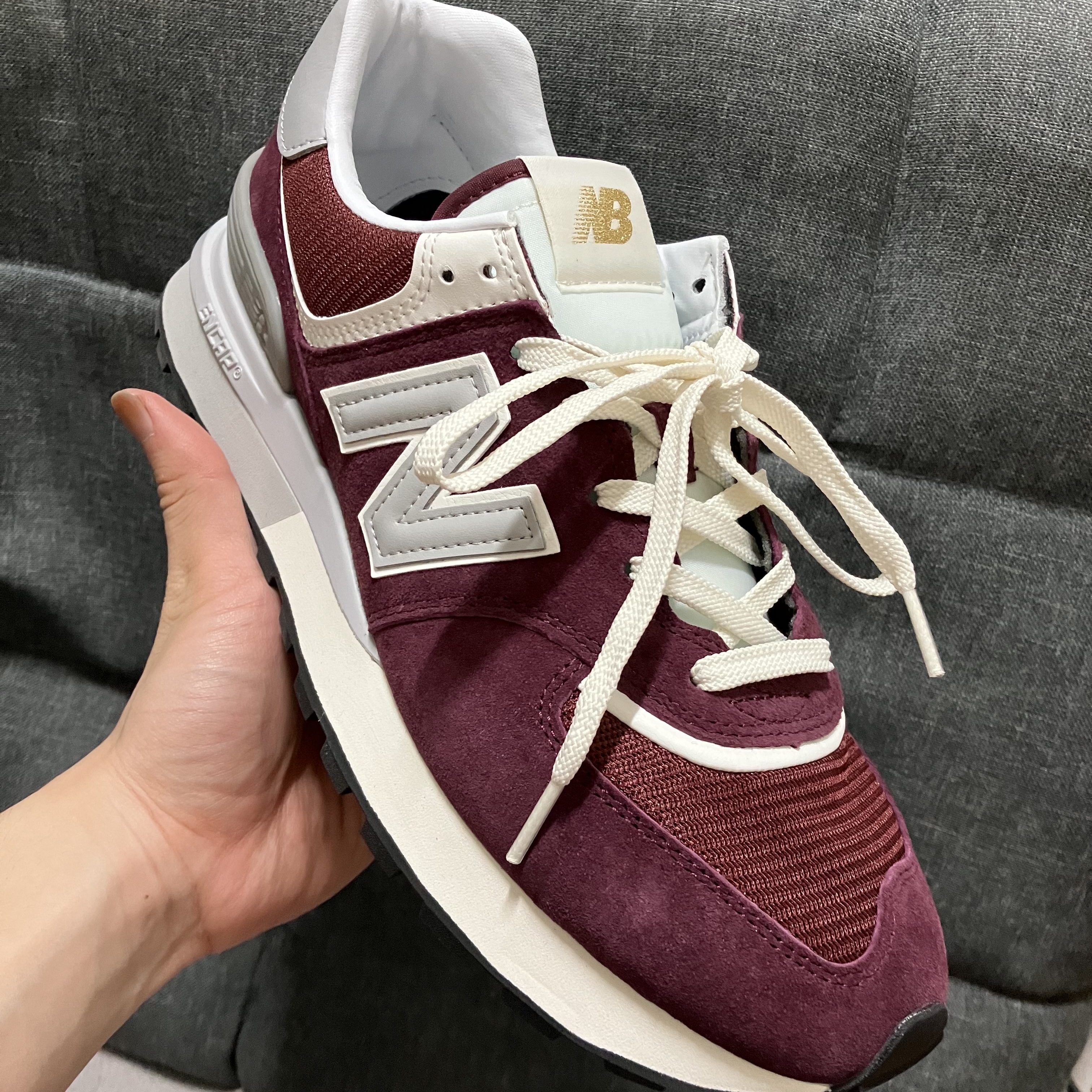 New Balance 574 Legacy Burgundy 착용 스타일