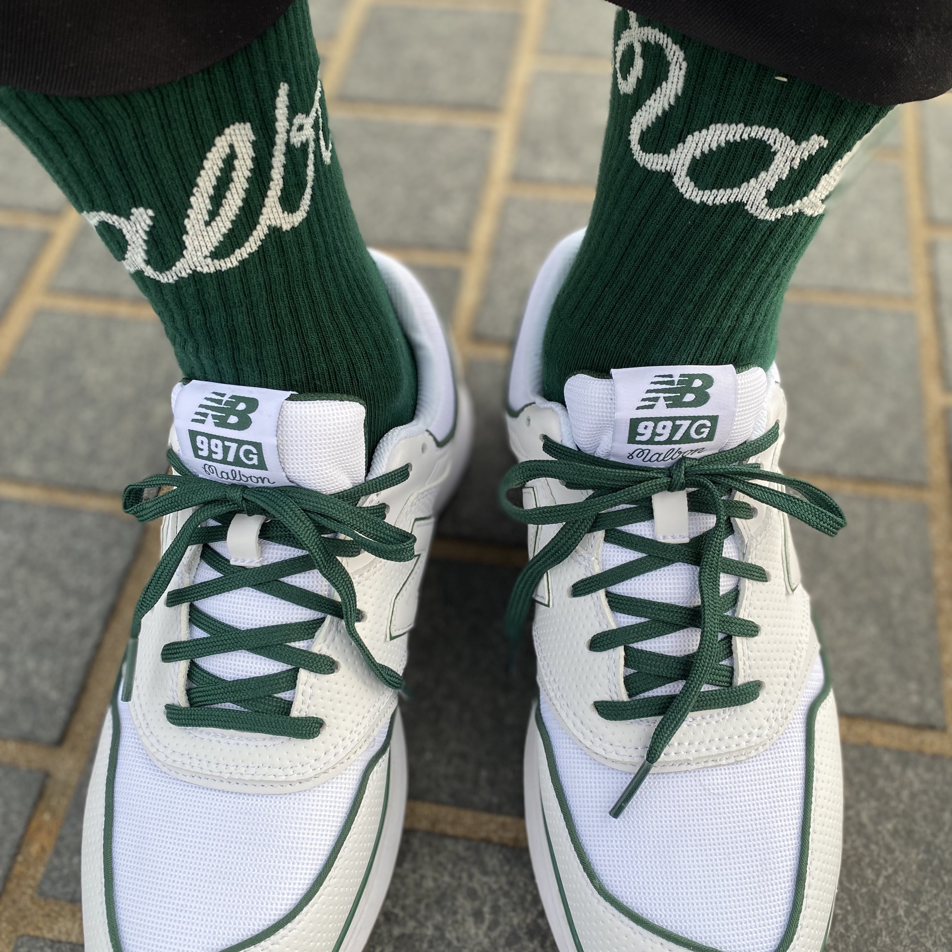New Balance x Malbon 997 Golf White Green 착용 스타일 - 1