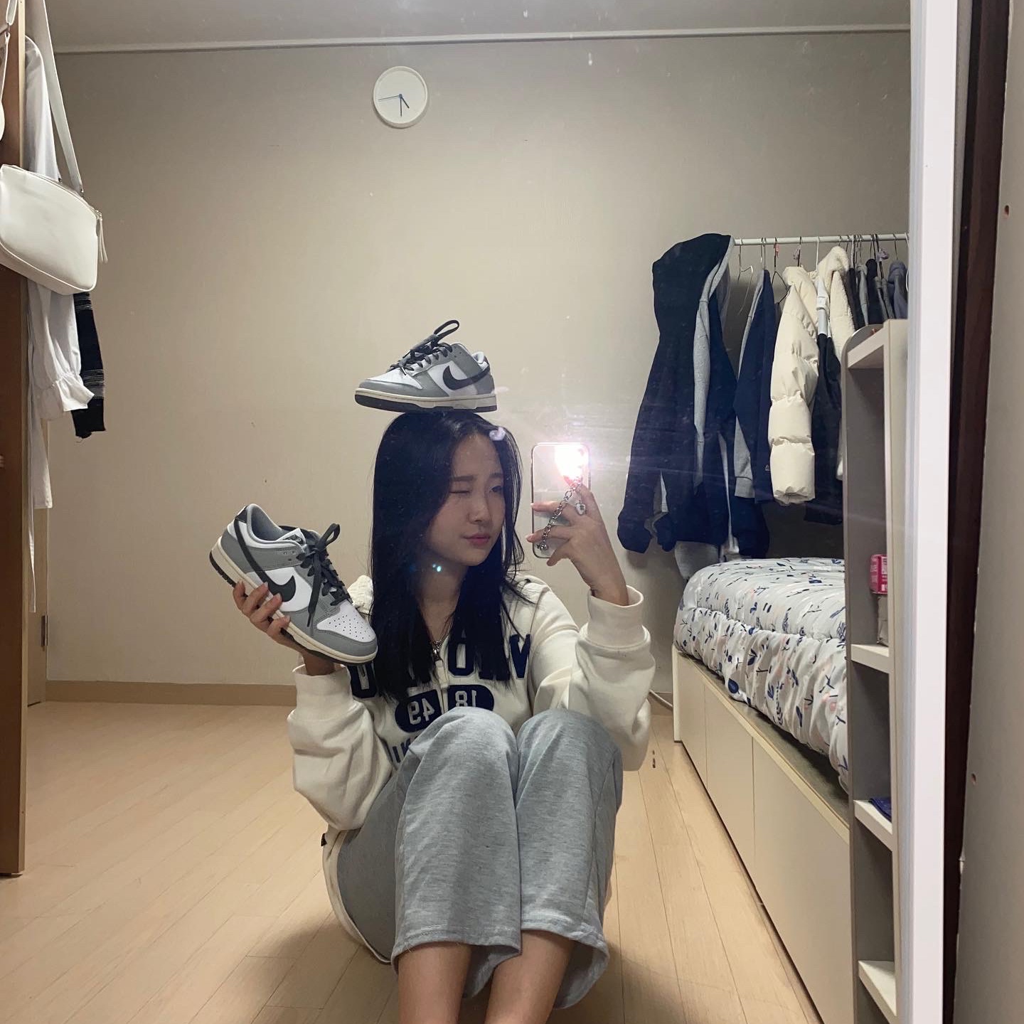 (W) Nike Dunk Low Light Smoke Grey 착용 스타일 - 2