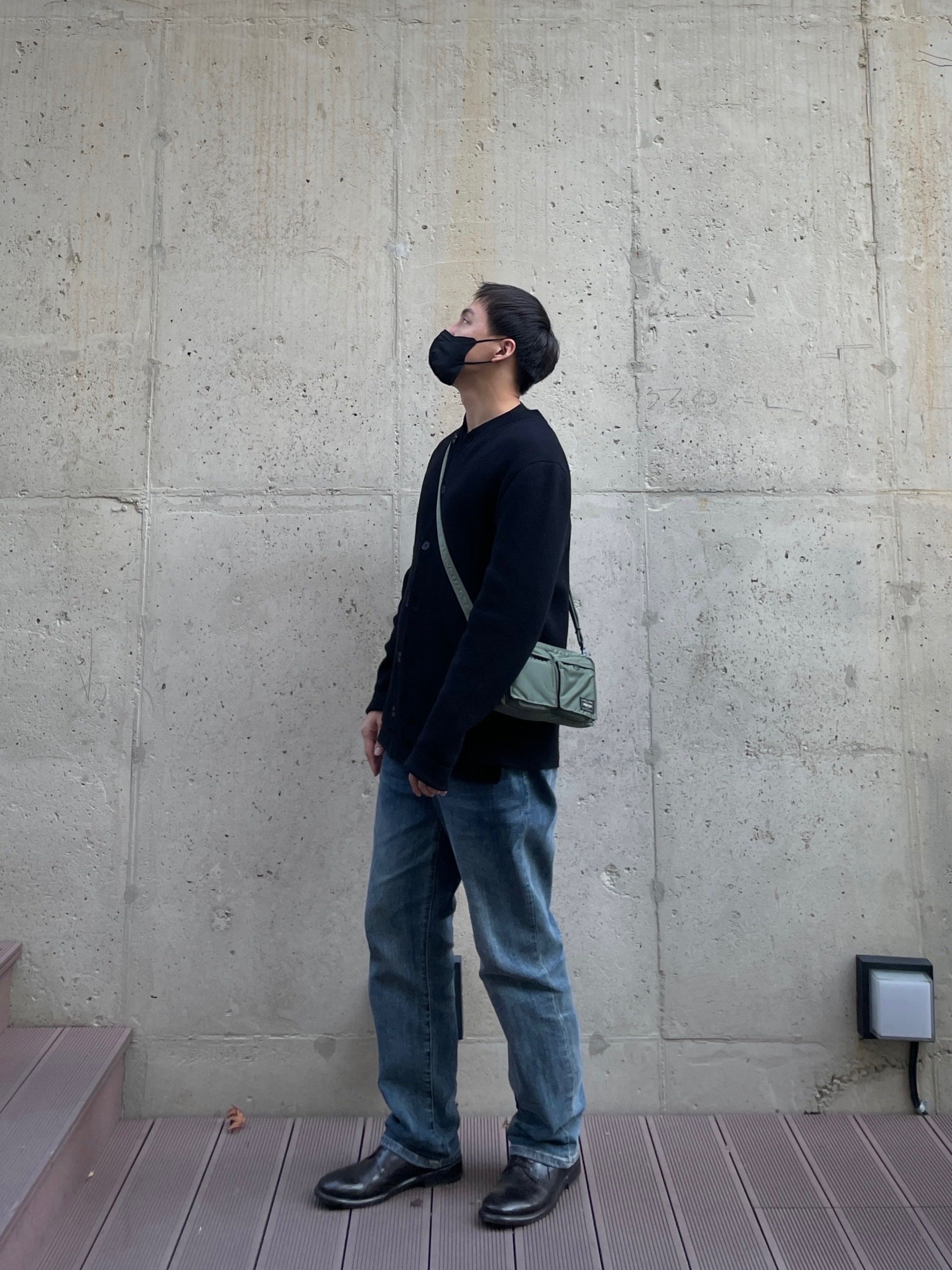 Porter Tanker Shoulder Bag Sage Green 착용 스타일 - 1