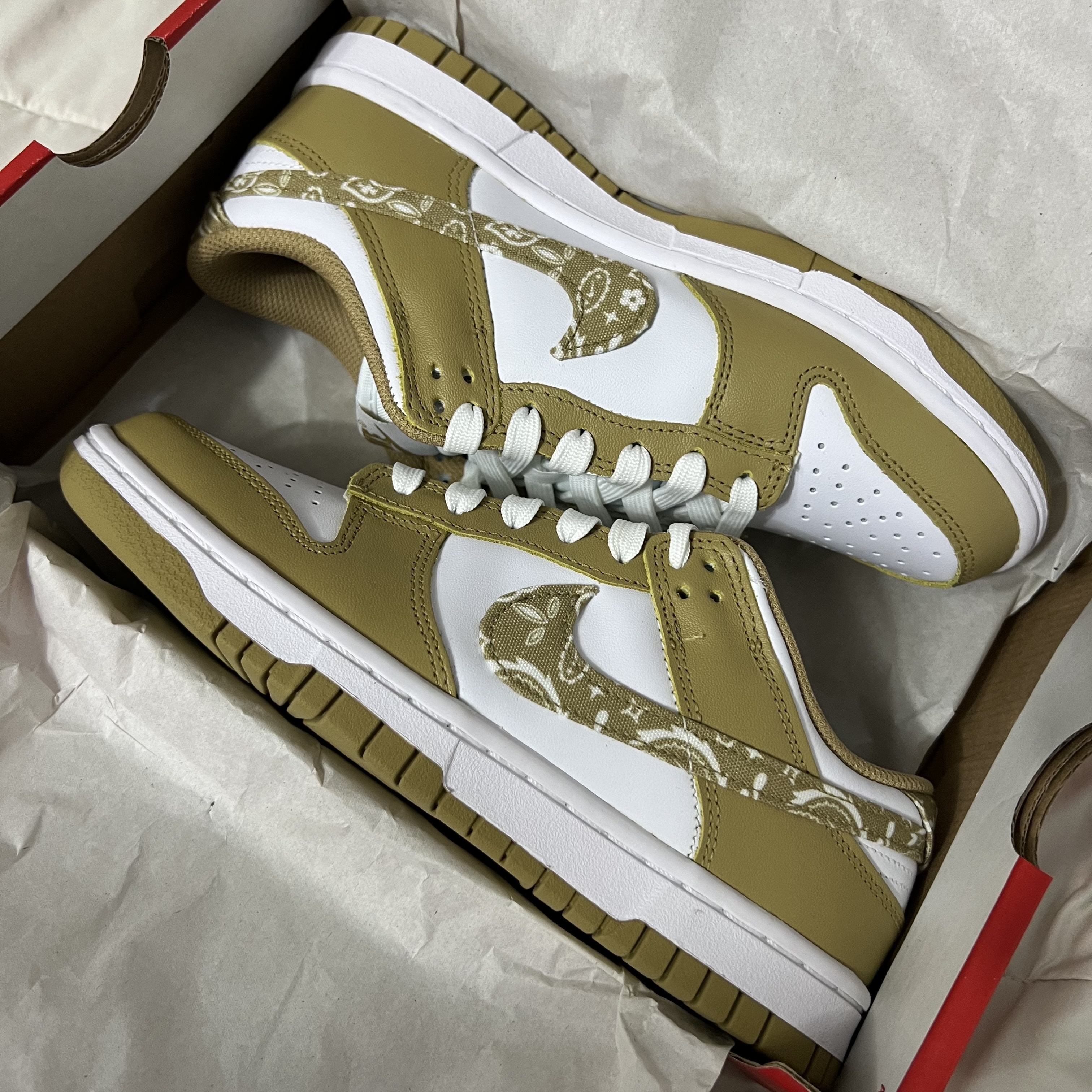 (W) Nike Dunk Low Essential Barley Paisley 착용 스타일 - 2