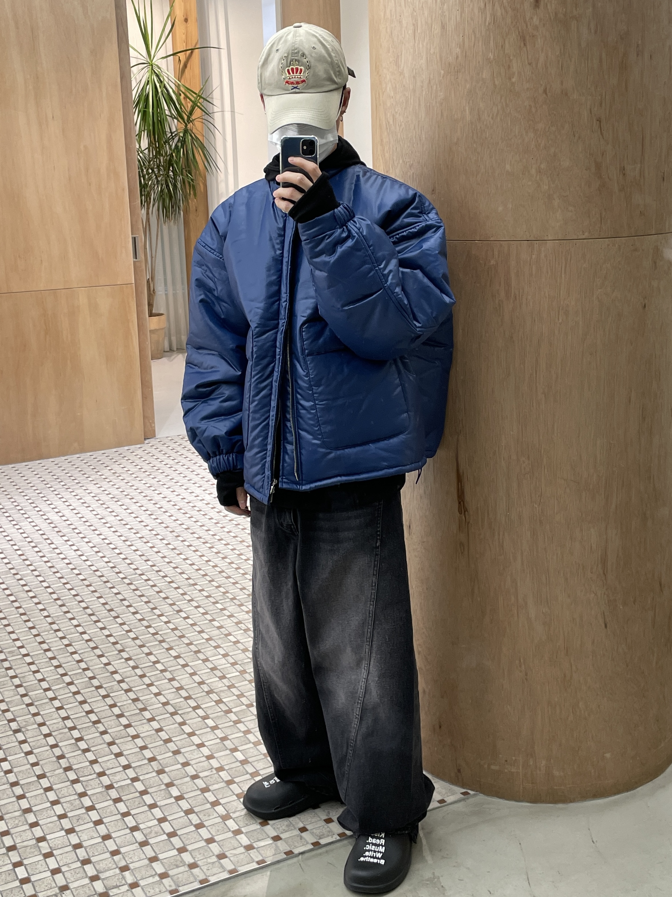 Oofos x Takahiromiyashita The Soloist The Soloist's Way Of Life Clog Black White 착용 스타일