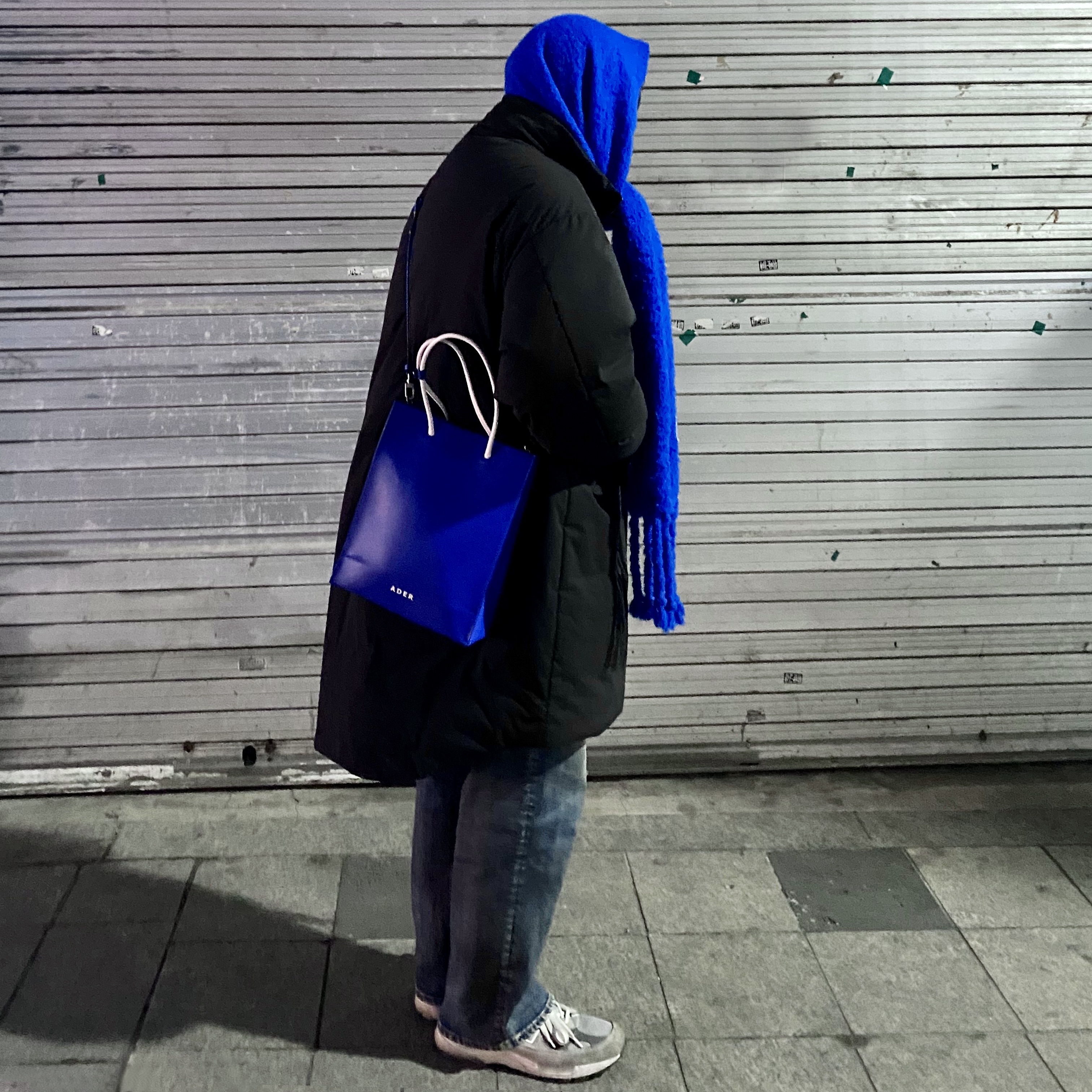 Ader Error Blue Bag Blue, New Balance 992 Made in USA Grey - D Standard 착용 스타일