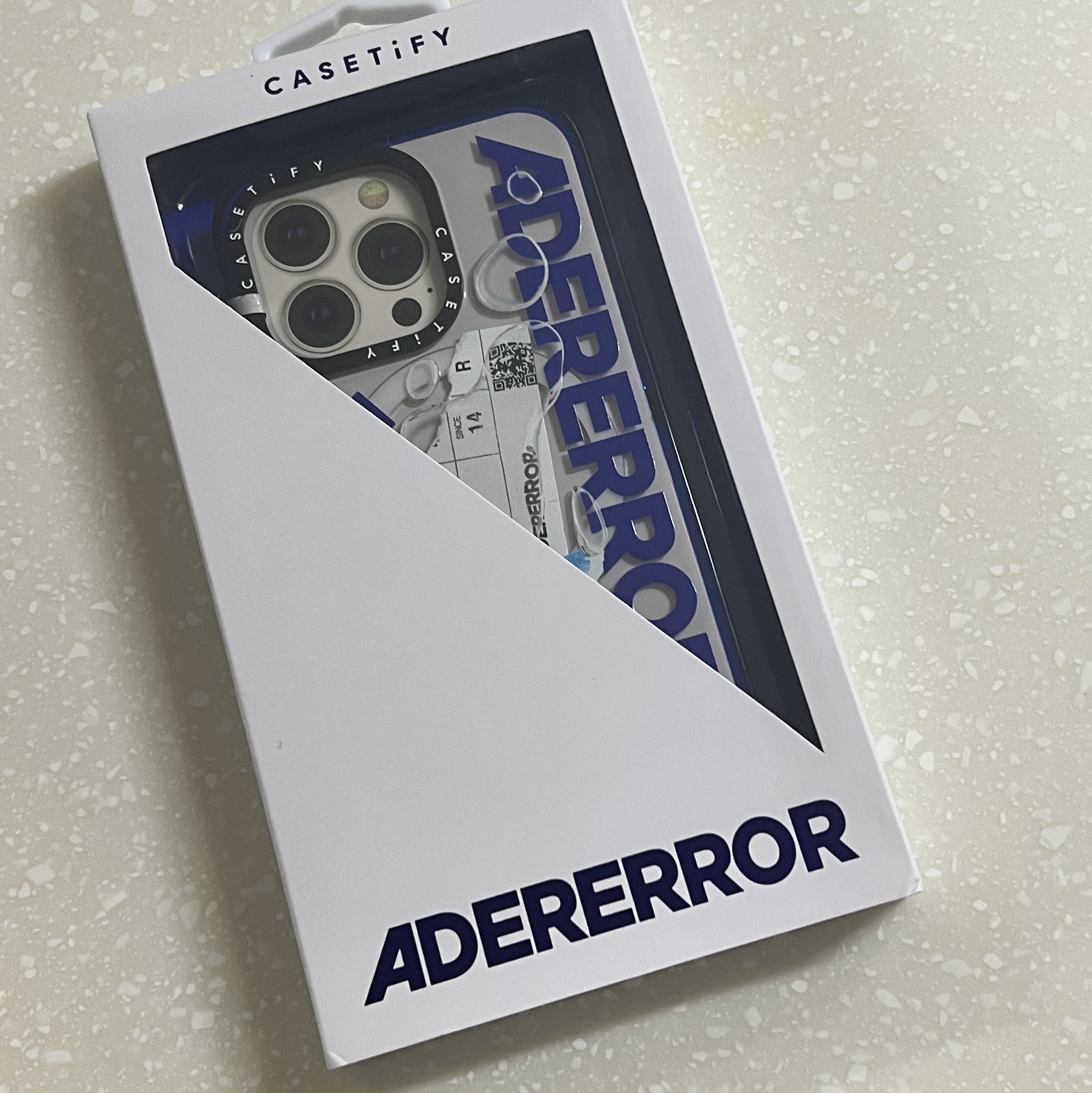 Casetify x Ader Error iPhone Sticker Magsafe Case Clear 착용 스타일
