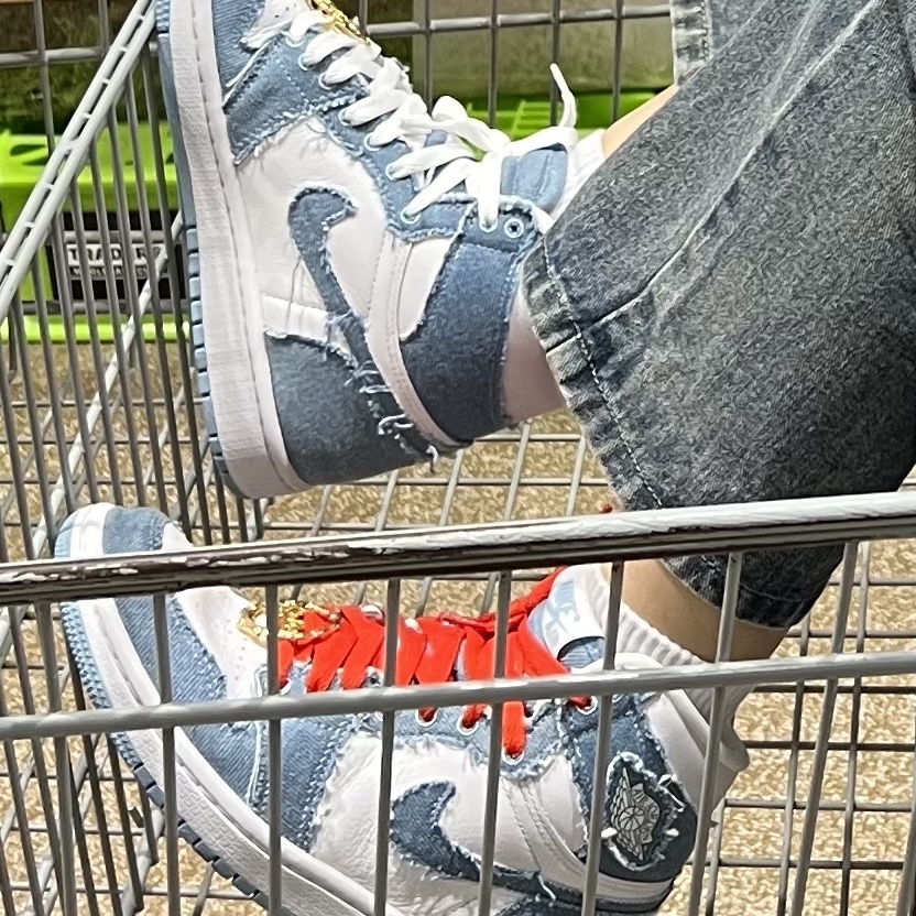 (W) Jordan 1 Retro High OG Denim 착용 스타일 - 1