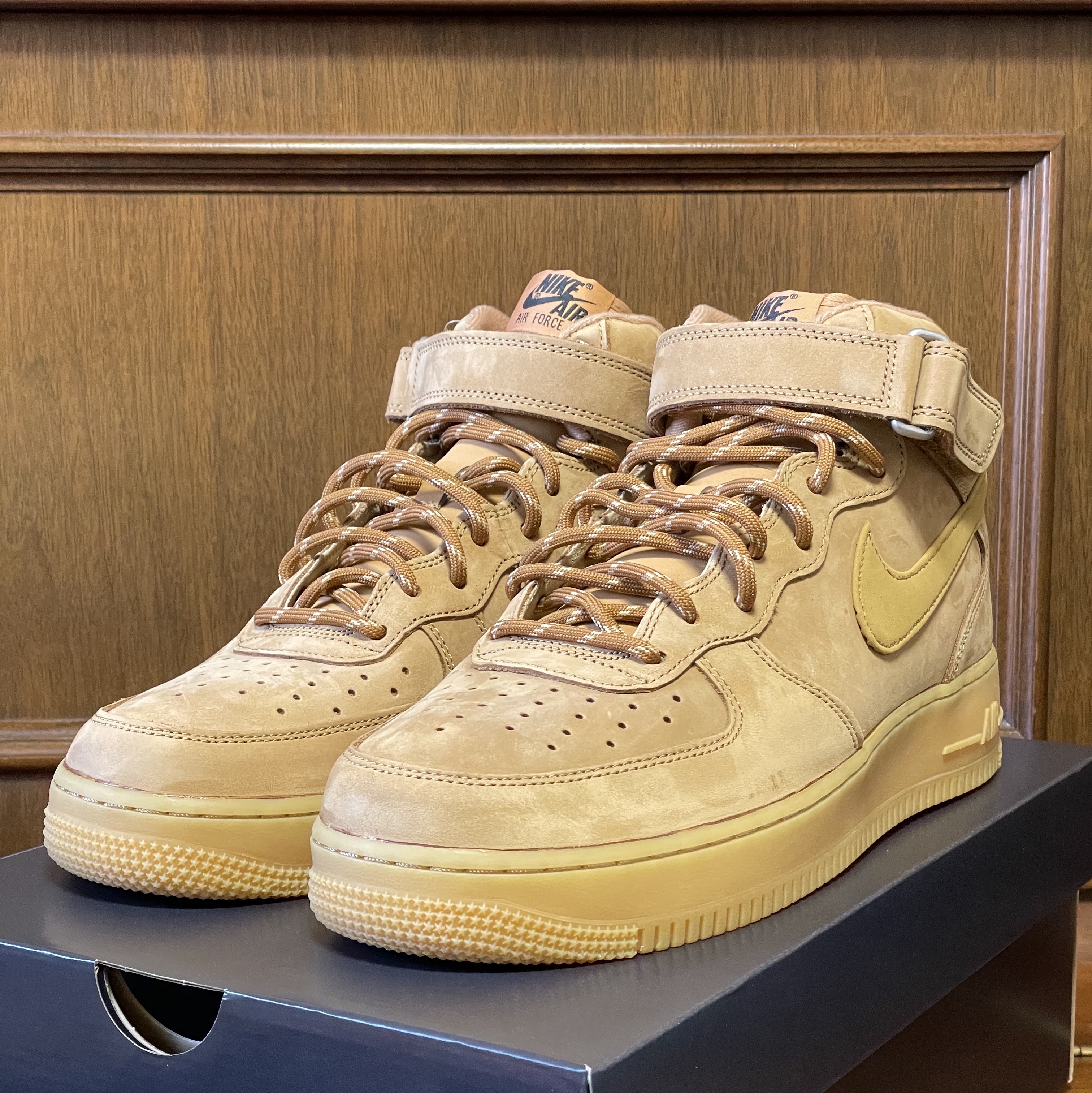 Nike Air Force 1 Mid '07 WB Flax 착용 스타일 - 2