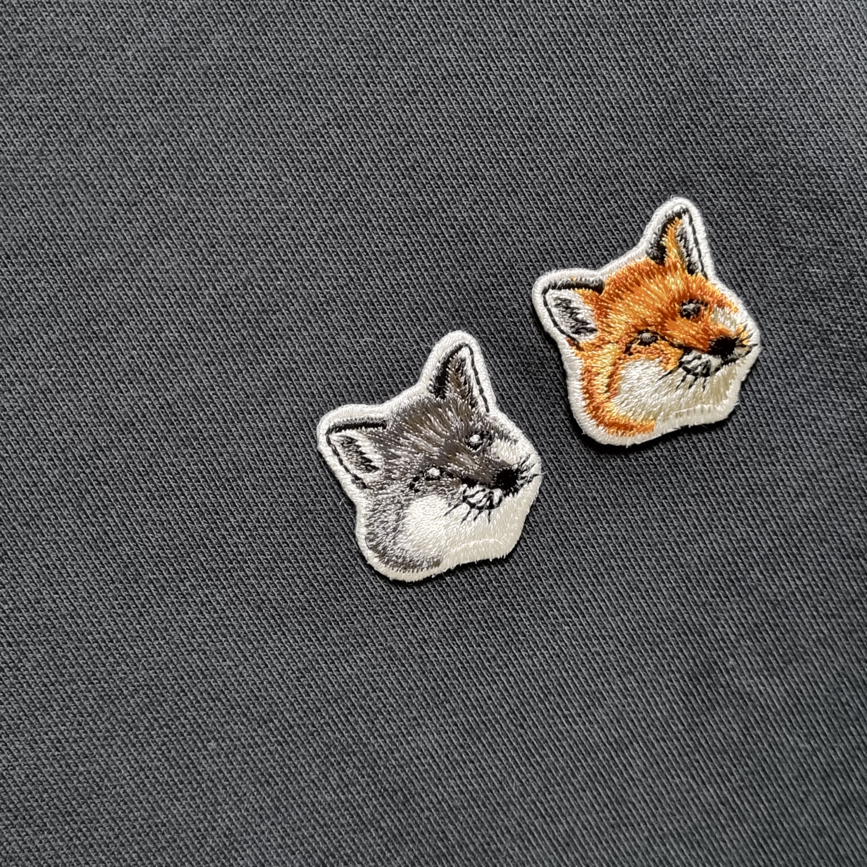 Maison Kitsune Double Fox Head Patch Classic Sweatshirt Anthracite 착용 스타일 - 1