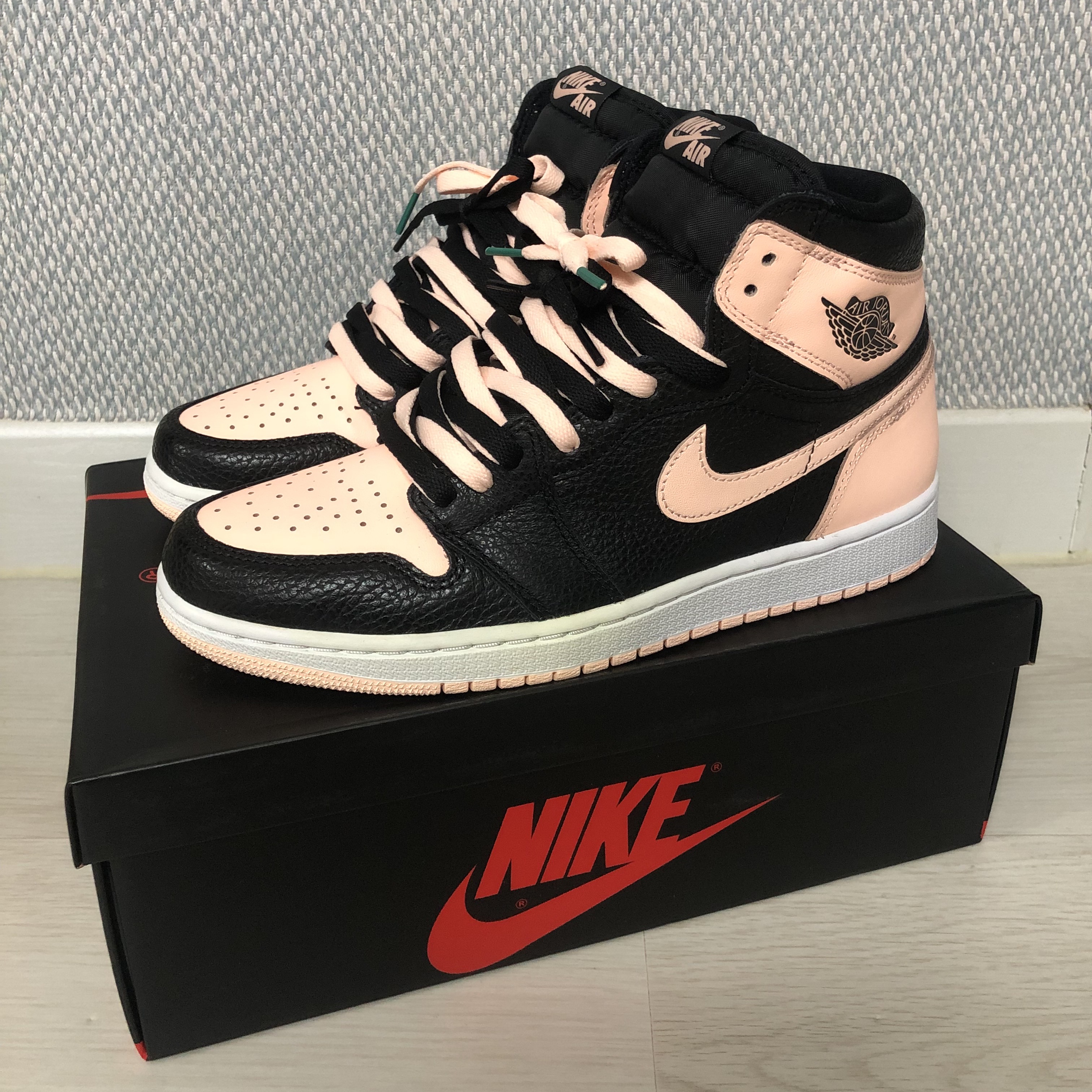 Jordan 1 Retro High OG Crimson Tint 착용 스타일