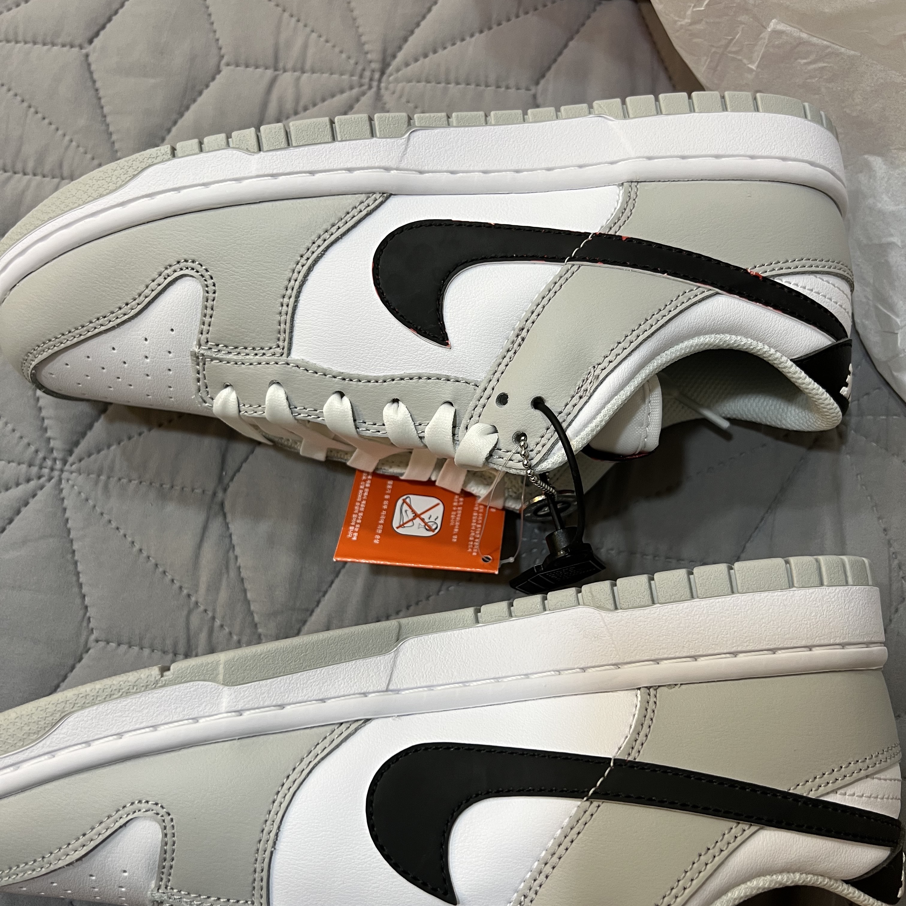 Nike Dunk Low Retro SE Jackpot Grey Fog 착용 스타일 - 2