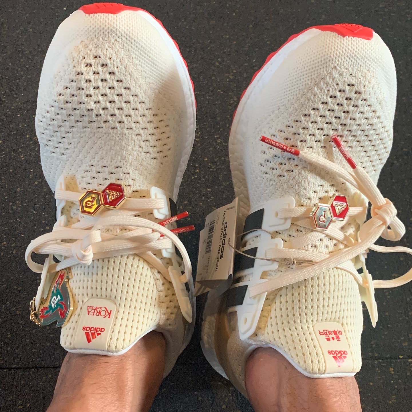 Adidas x Over The Pitch Ultraboost DNA Seoul Off White (Over The Pitch Package) 착용 스타일 - 2