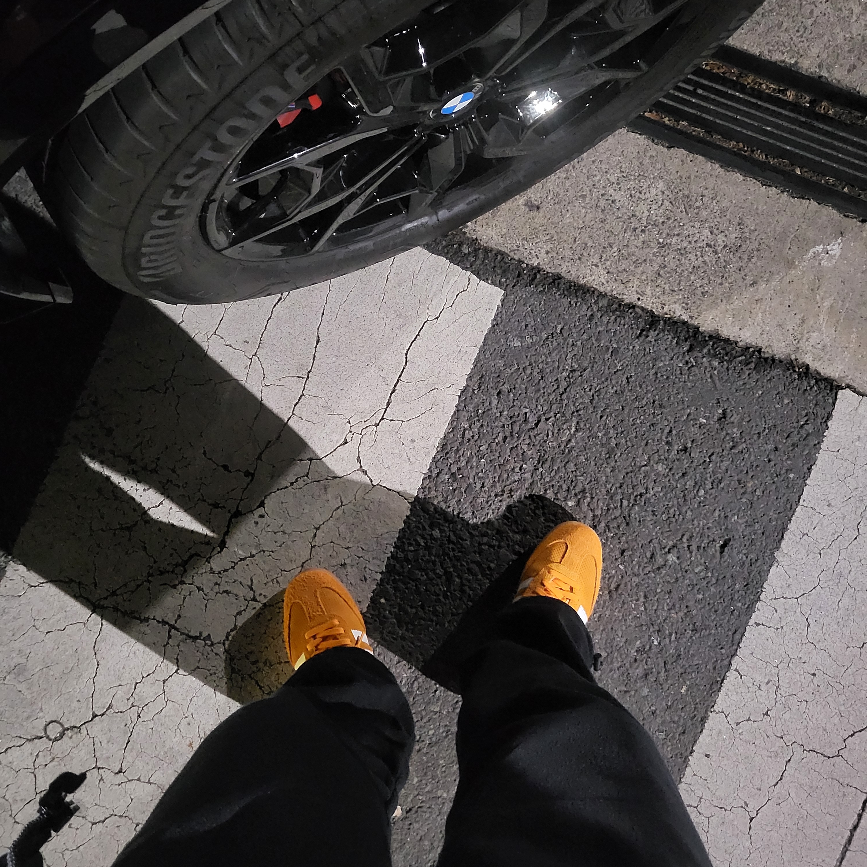 Adidas Samba OG Orange Rush 착용 스타일