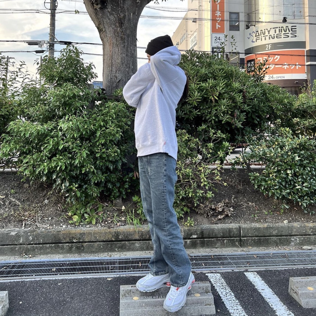 Nike x Supreme Shox Ride 2 SP White 착용 스타일 - 5