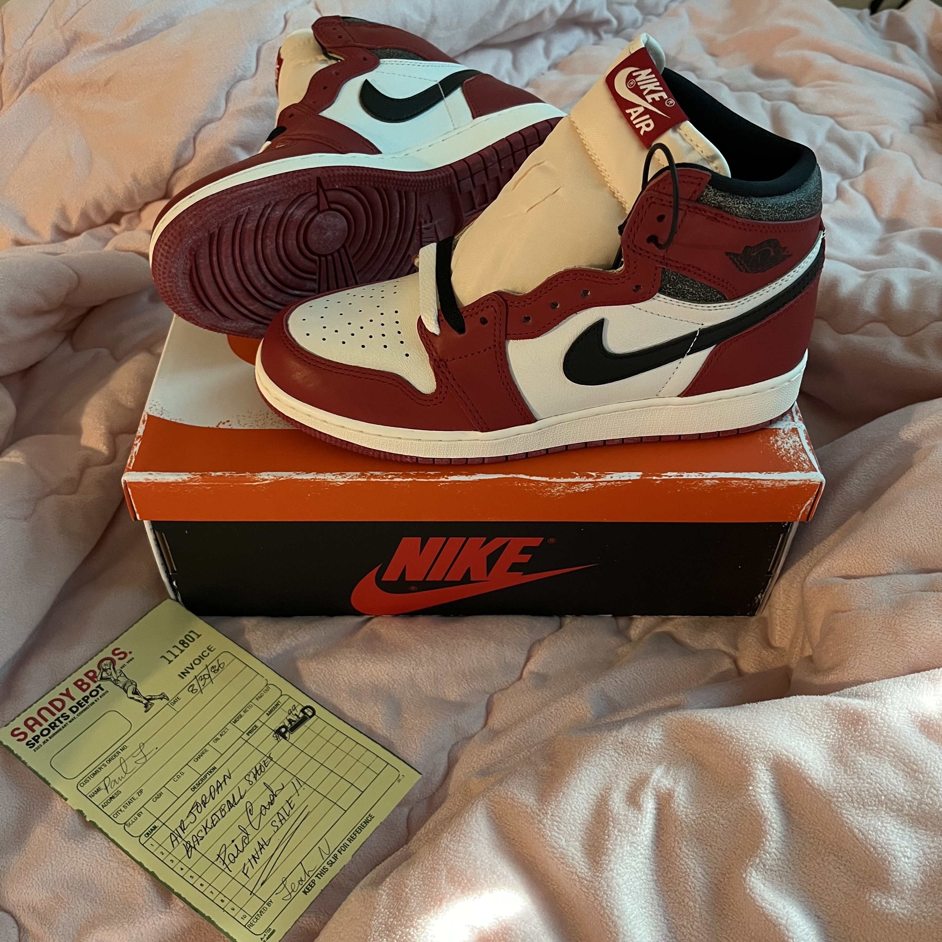 (GS) Jordan 1 Retro High OG Chicago 2022, Jordan 1 Retro High OG Chicago 2022 착용 스타일 - 1