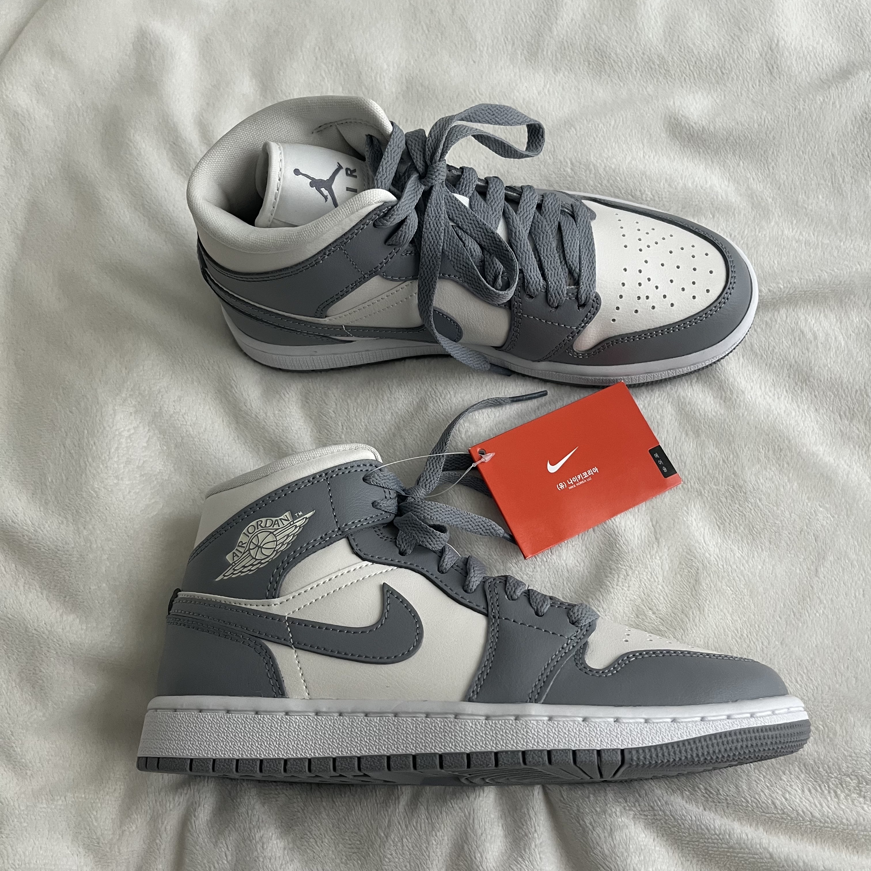 (W) Jordan 1 Mid Sail Stealth 착용 스타일