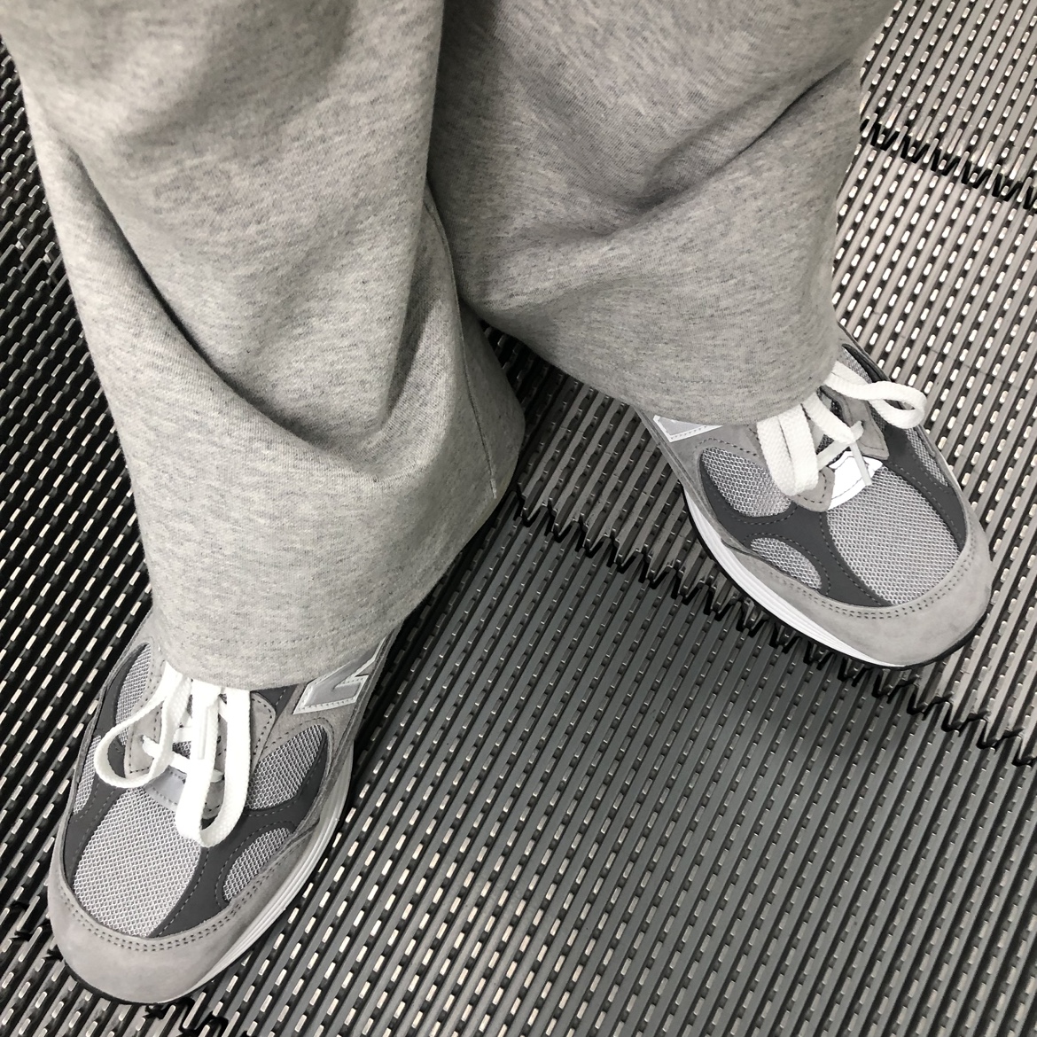 New Balance 992 Made in USA Grey - D Standard 착용 스타일