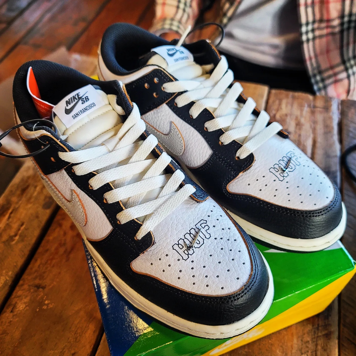 Nike x HUF SB Dunk Low San Francisco 착용 스타일 - 2
