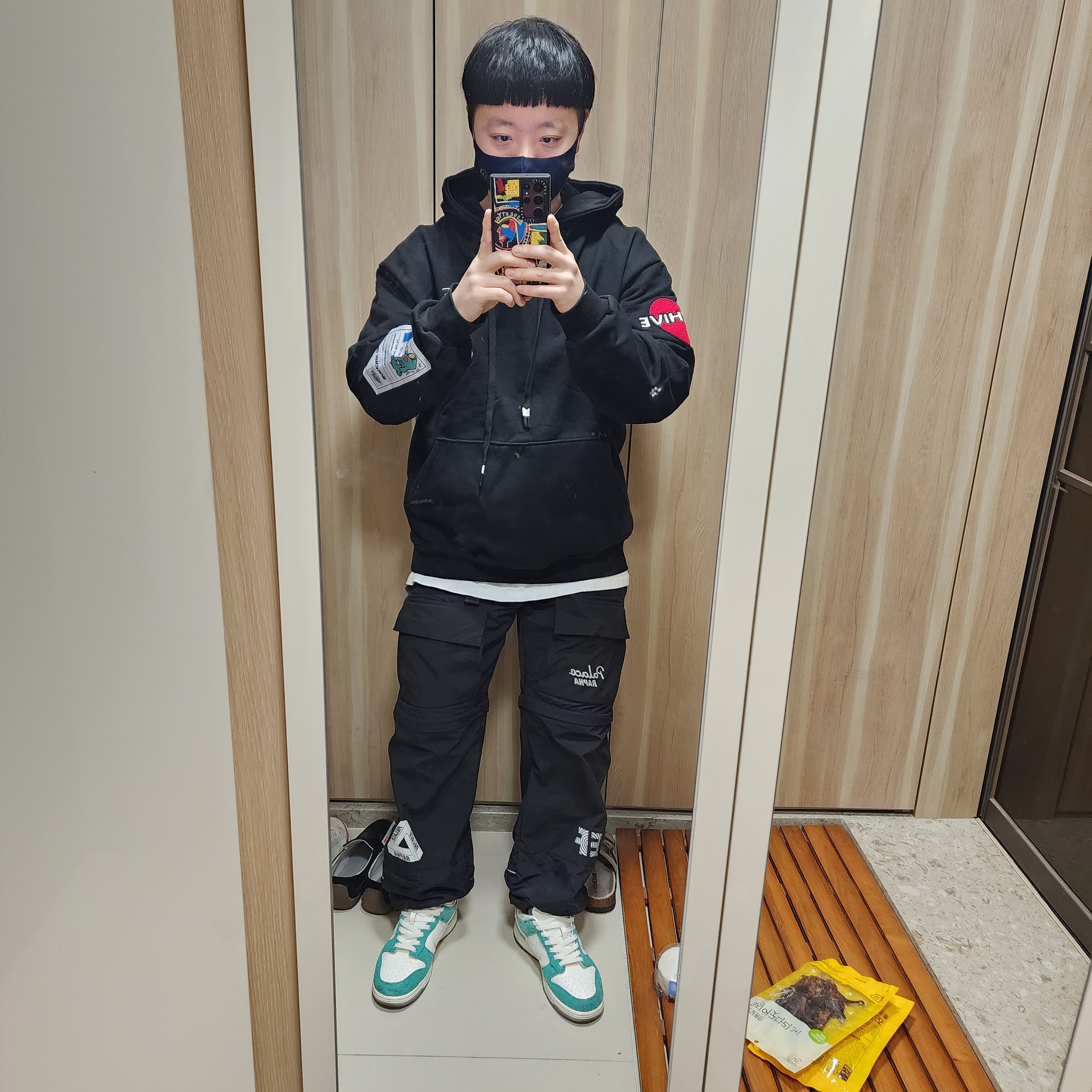 Palace x Rapha EF Education First Tech Zip-Off Trousers Black - 22SS 착용 스타일 - 1