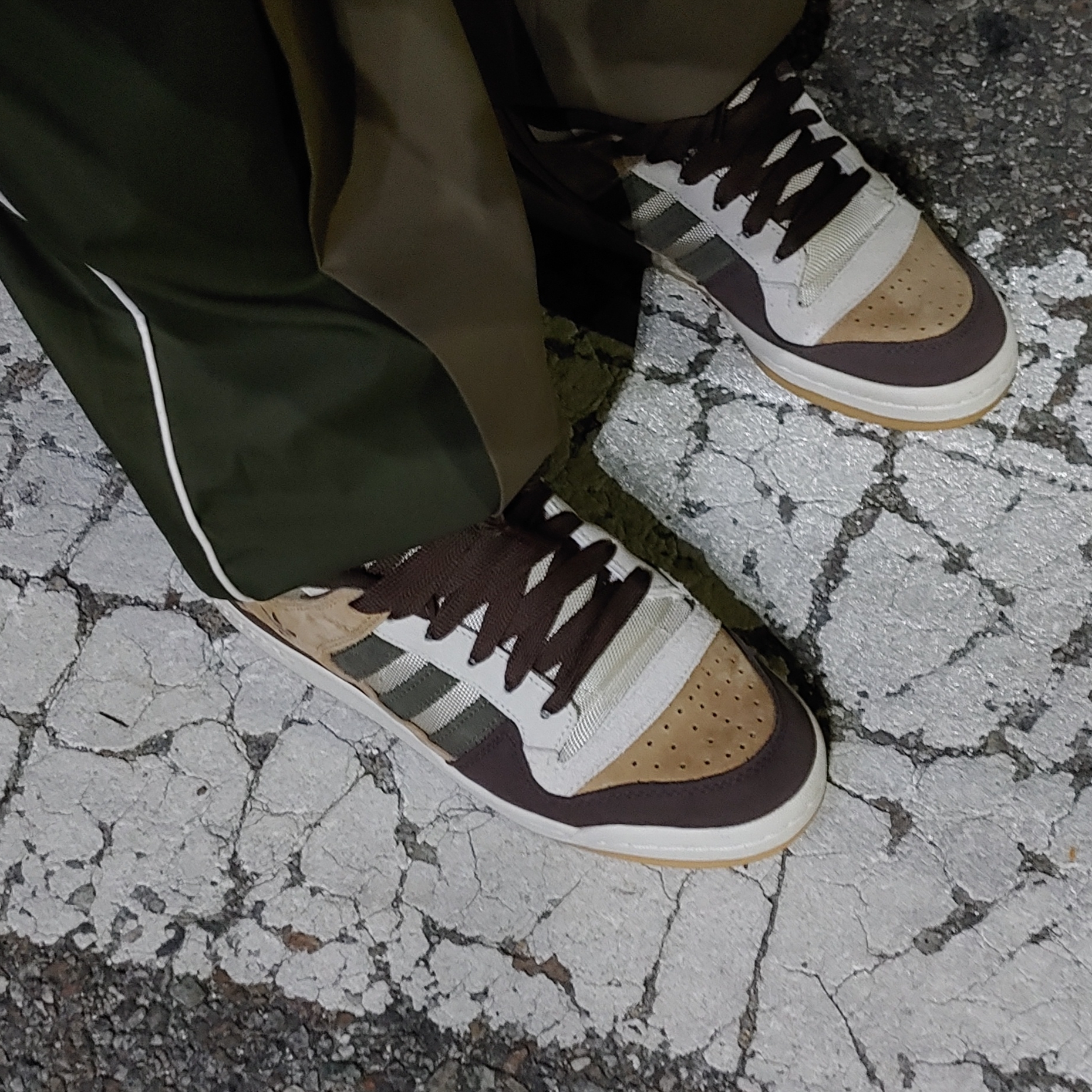 Adidas OG Forum 84 Low Alumina Branch 착용 스타일 - 1