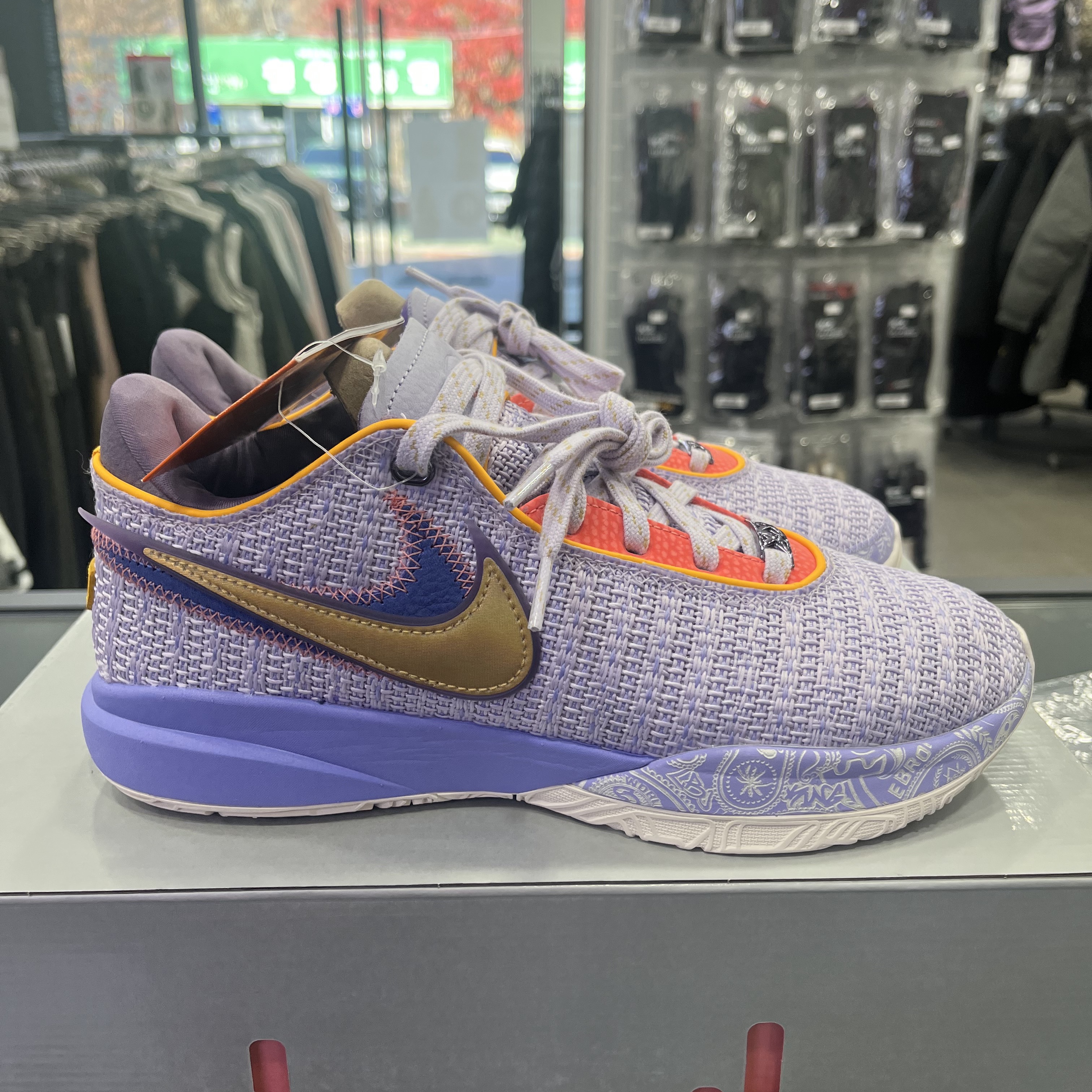 Nike LeBron XX EP Violet Frost 착용 스타일 - 2