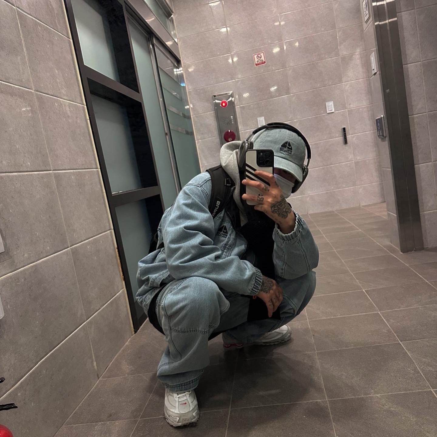 Supreme x Nike ACG Belted Denim Pants Washed Blue - 22FW, Supreme x Nike ACG Denim Pullover Washed Blue - 22FW 착용 스타일 - 2