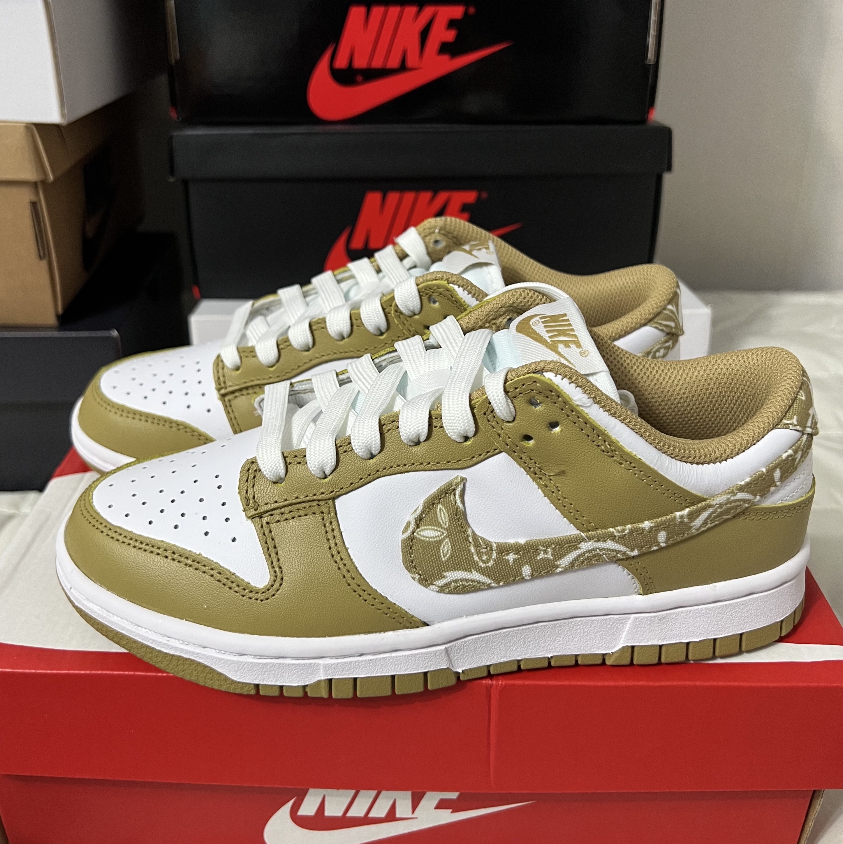 (W) Nike Dunk Low Essential Barley Paisley 착용 스타일 - 3