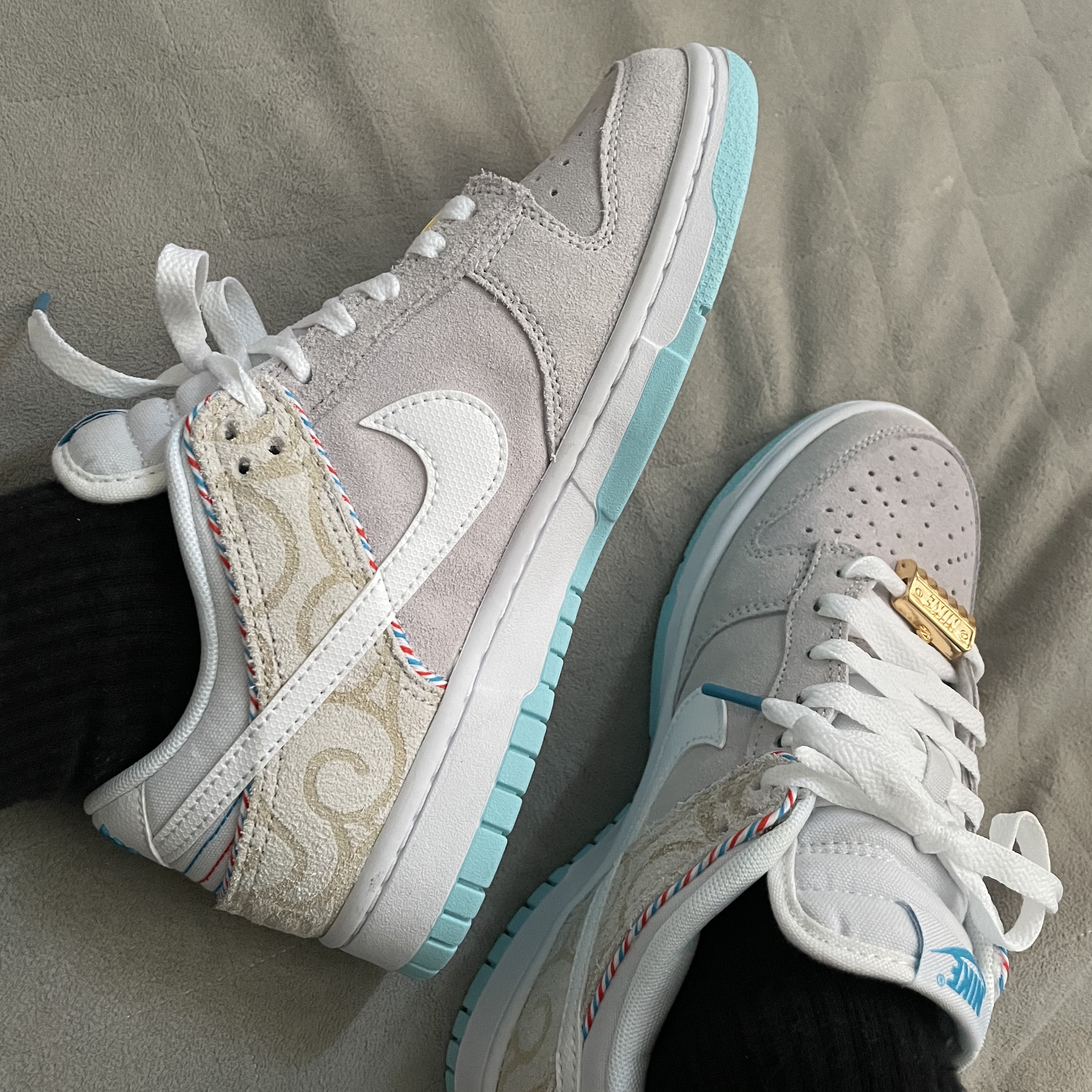 Nike Dunk Low Retro SE Barber Shop Grey 착용 스타일